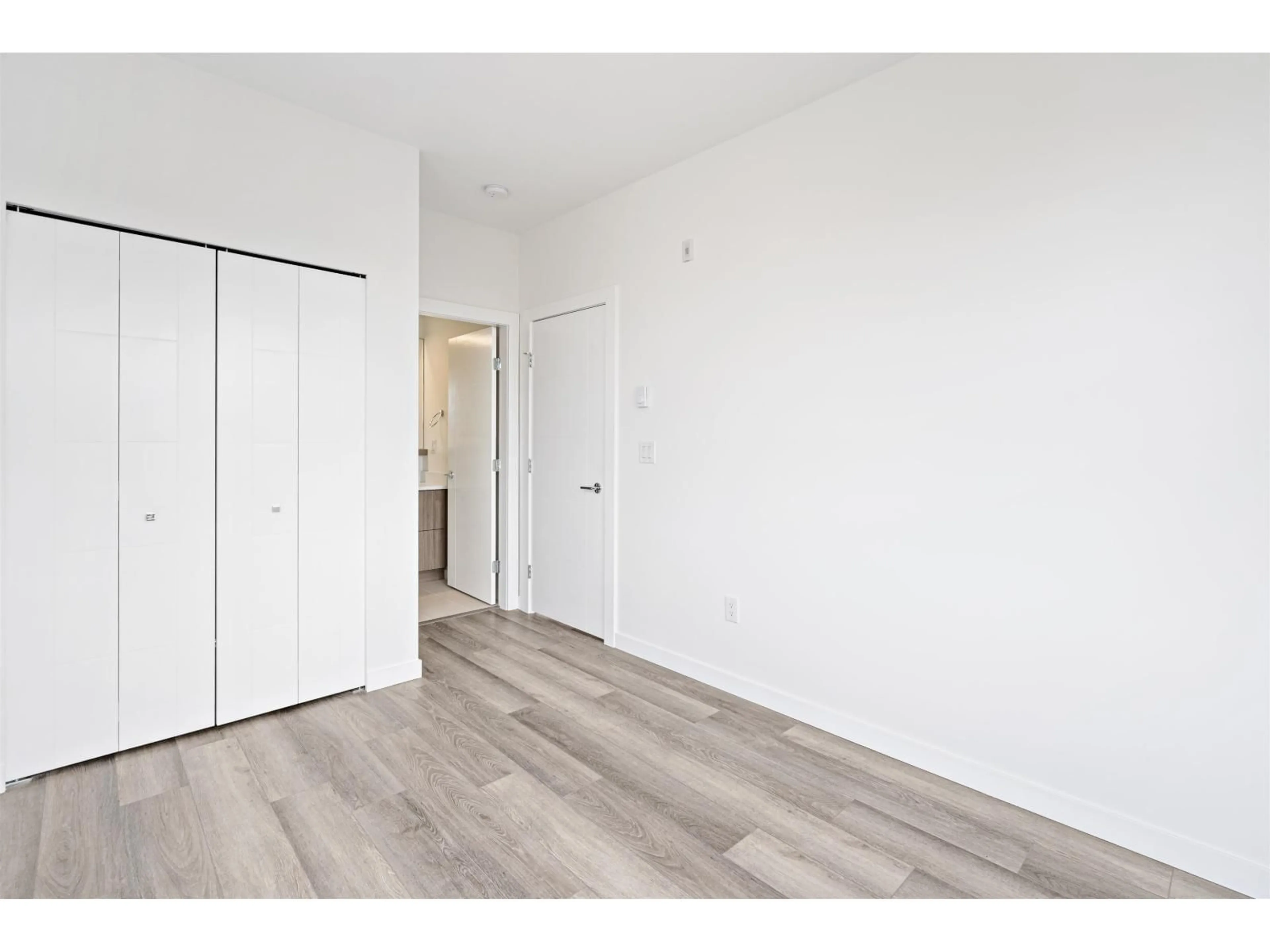 A pic of a room for 401 - 20695 EASTLEIGH CRESCENT, Langley British Columbia V3A0P7