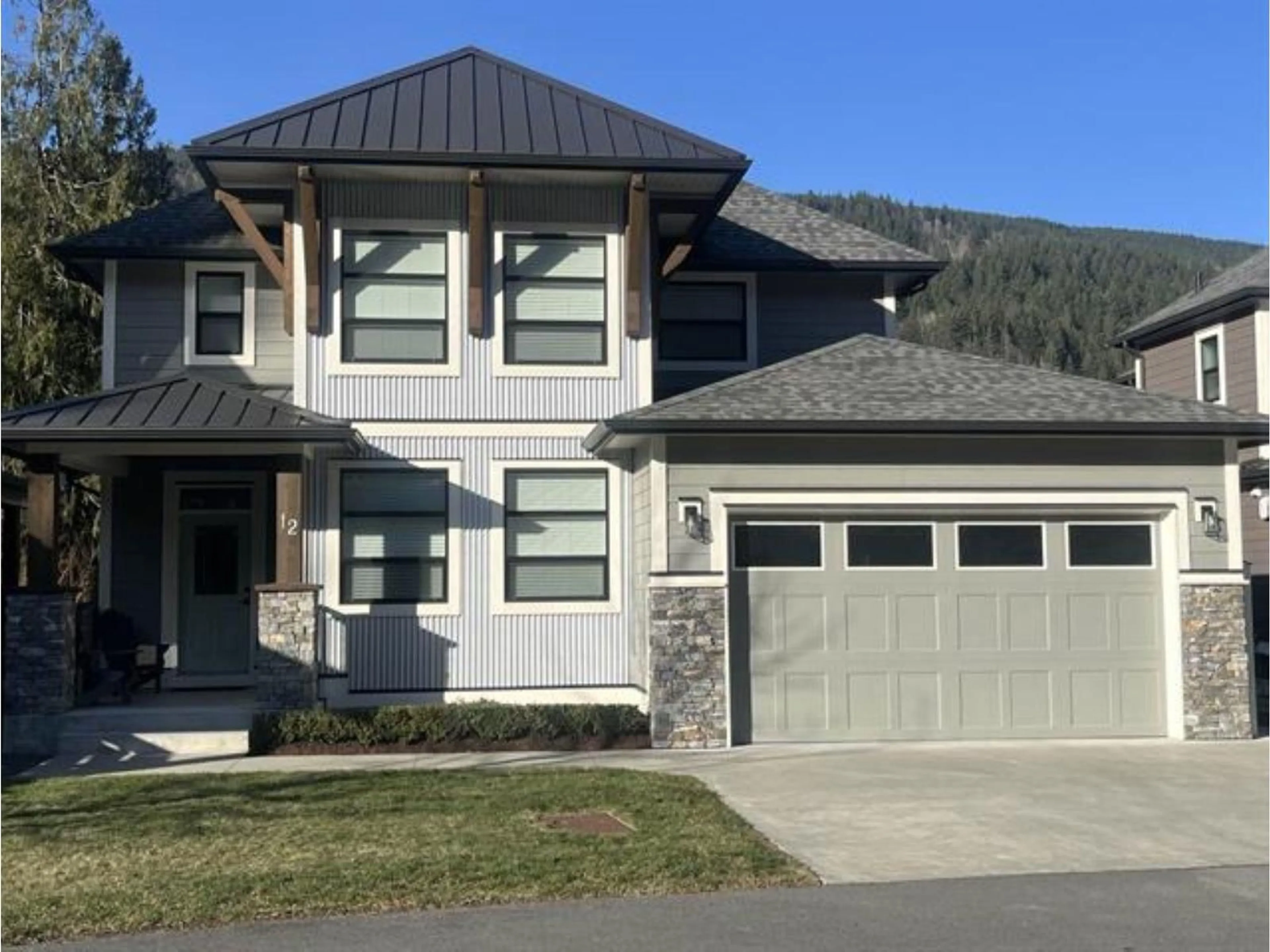 Home with vinyl exterior material, mountain view for 12 - 1885 COLUMBIA VALLEY ROAD, Cultus Lake British Columbia V2R1J8