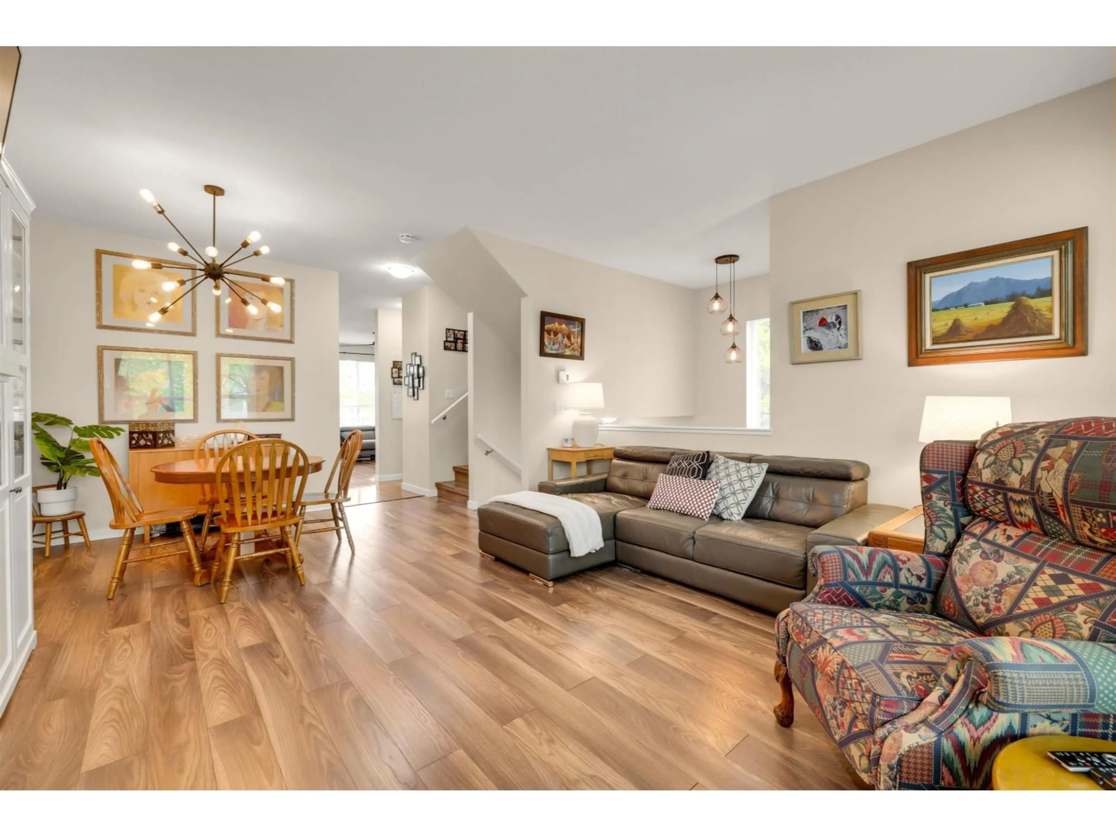 Living room with furniture, wood/laminate floor for 91 - 8355 DELSOM WAY, Delta British Columbia V4C0A9