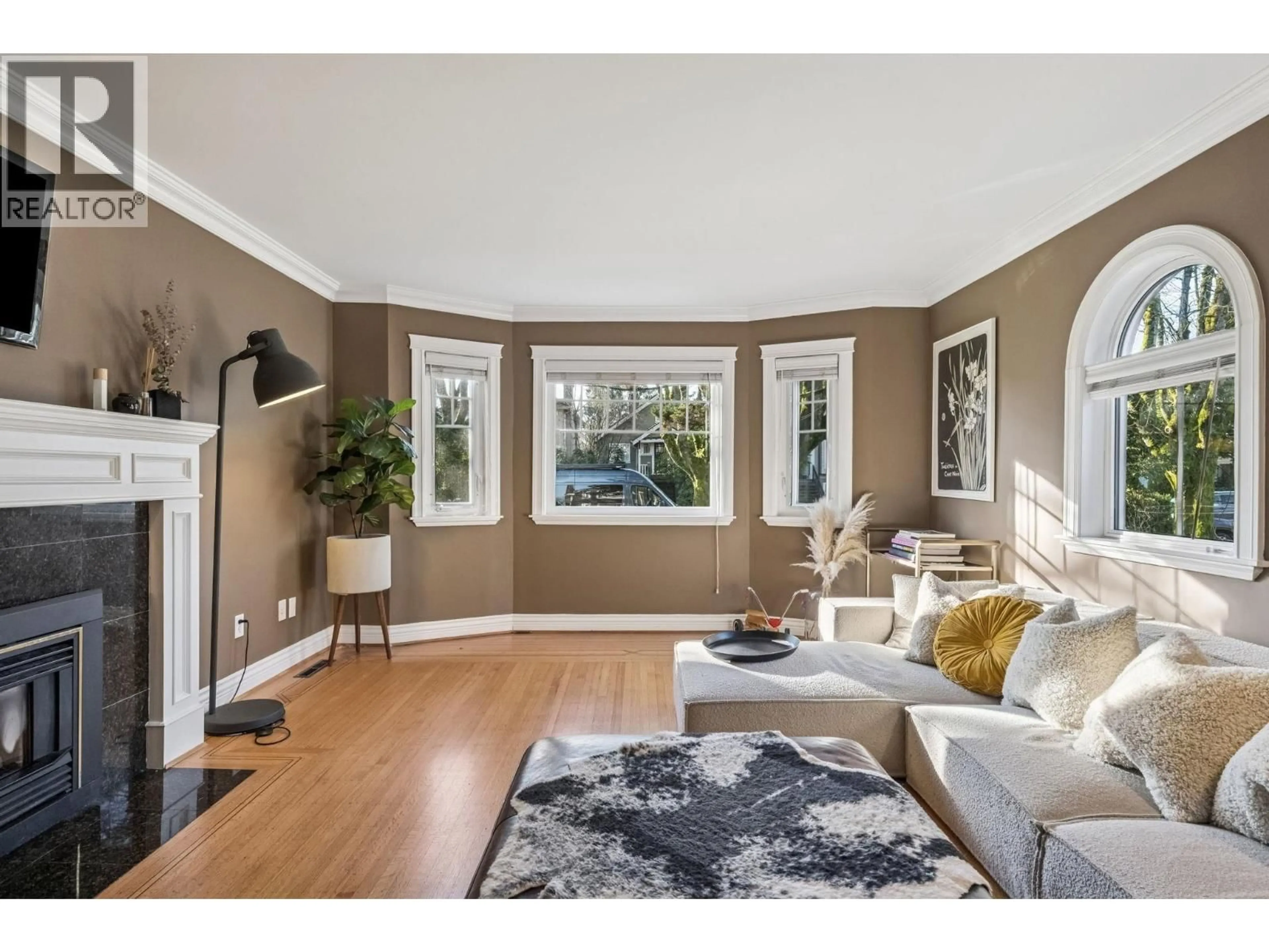 Living room with furniture, wood/laminate floor for 2819 13TH AVENUE, Vancouver British Columbia V6K2T6