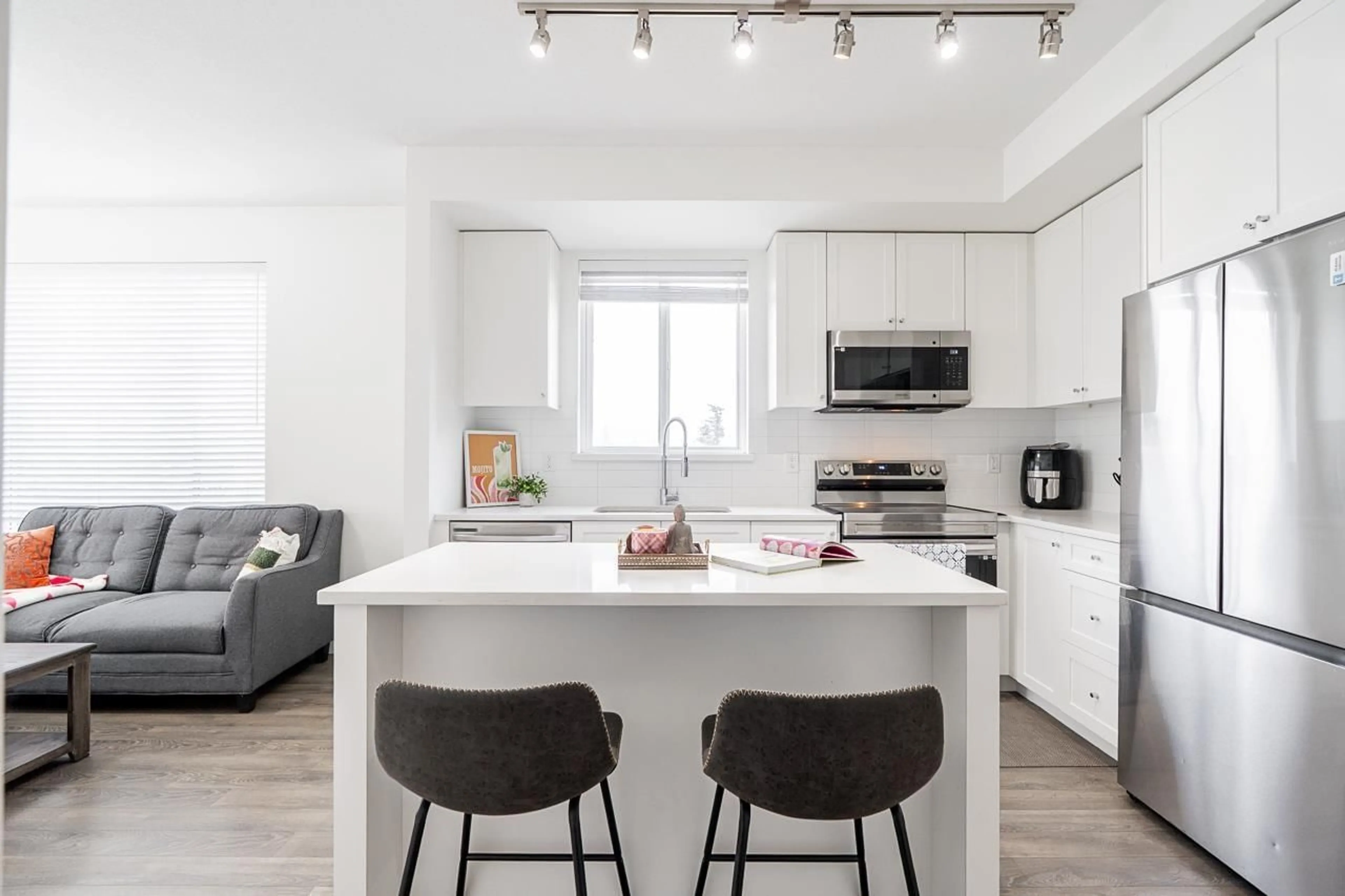 Open concept kitchen, unknown for 412 - 15848 FRASER HIGHWAY, Surrey British Columbia V4N6X6