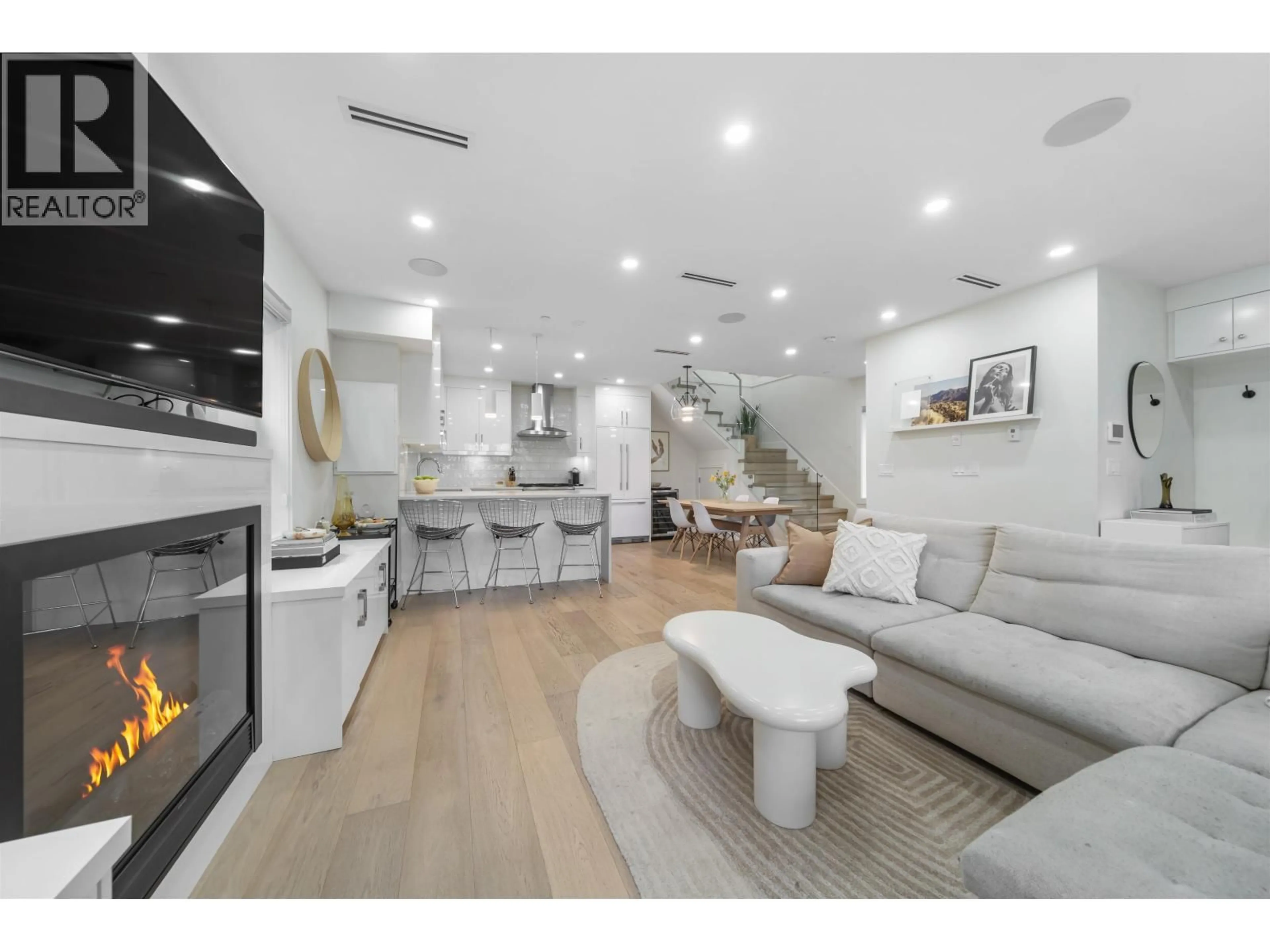 Unknown for 1758 14TH AVENUE, Vancouver British Columbia V5N2E2