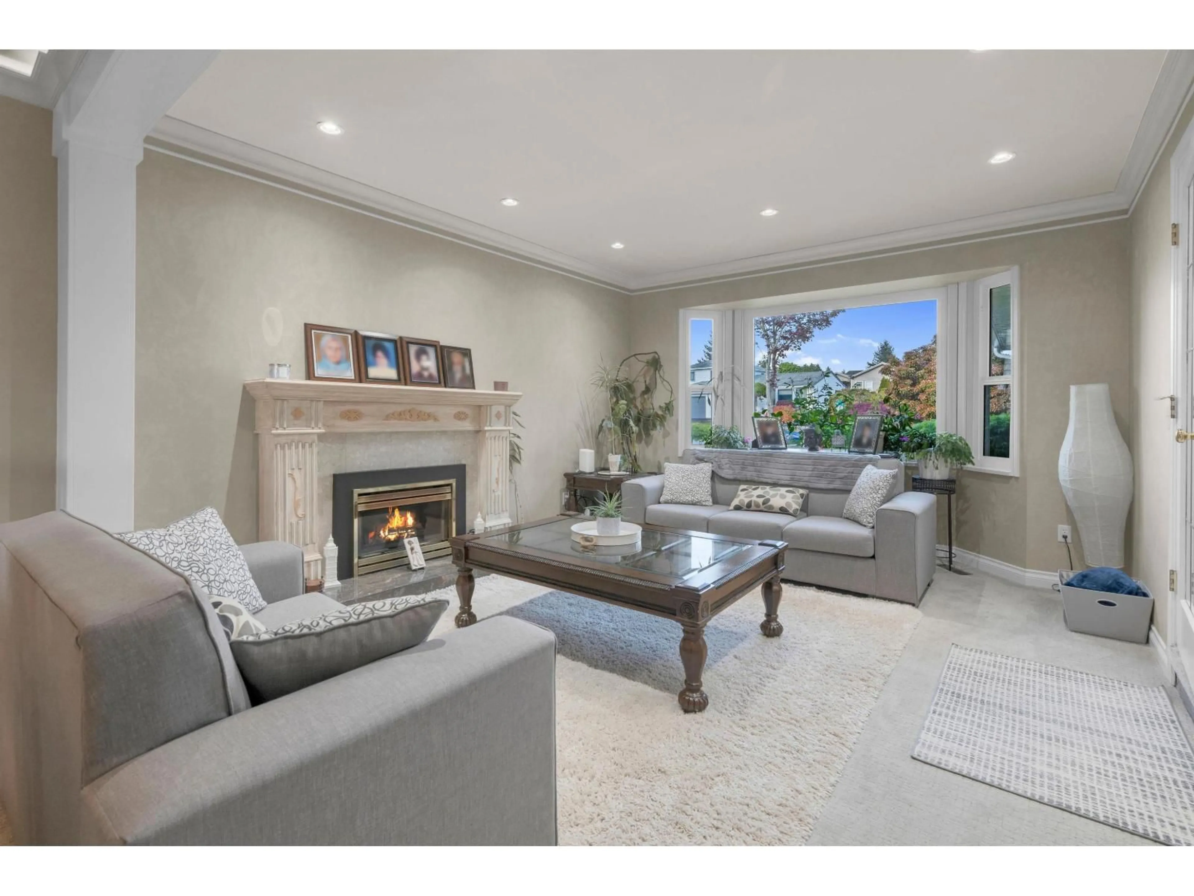 Living room with furniture, unknown for 7461 123 STREET, Surrey British Columbia V3W9N1