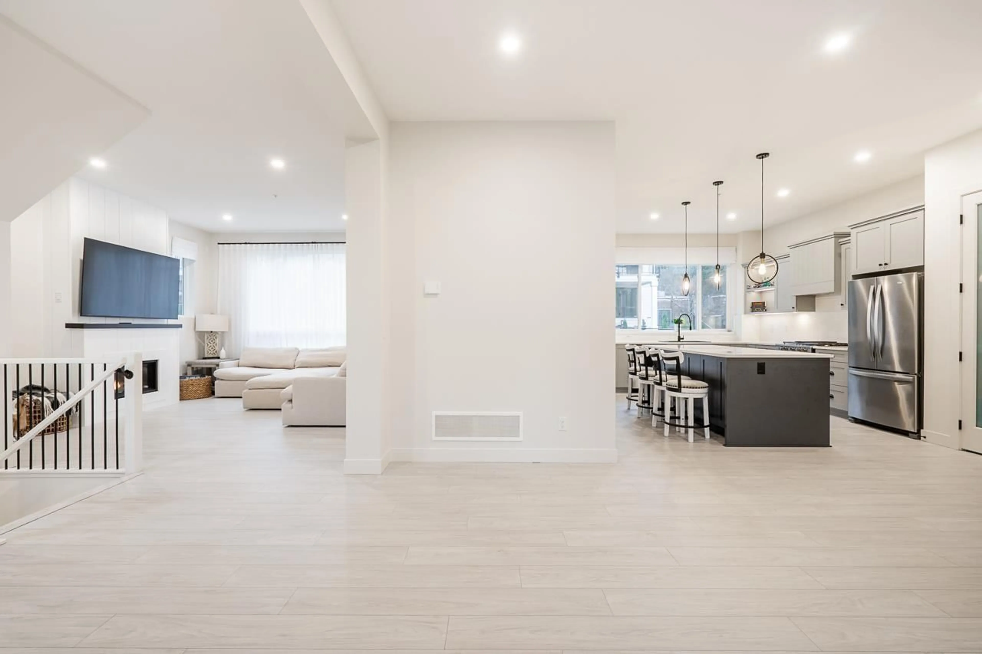 Open concept kitchen, ceramic/tile floor for 31567 MONTGOMERY PLACE, Mission British Columbia V4S0E7