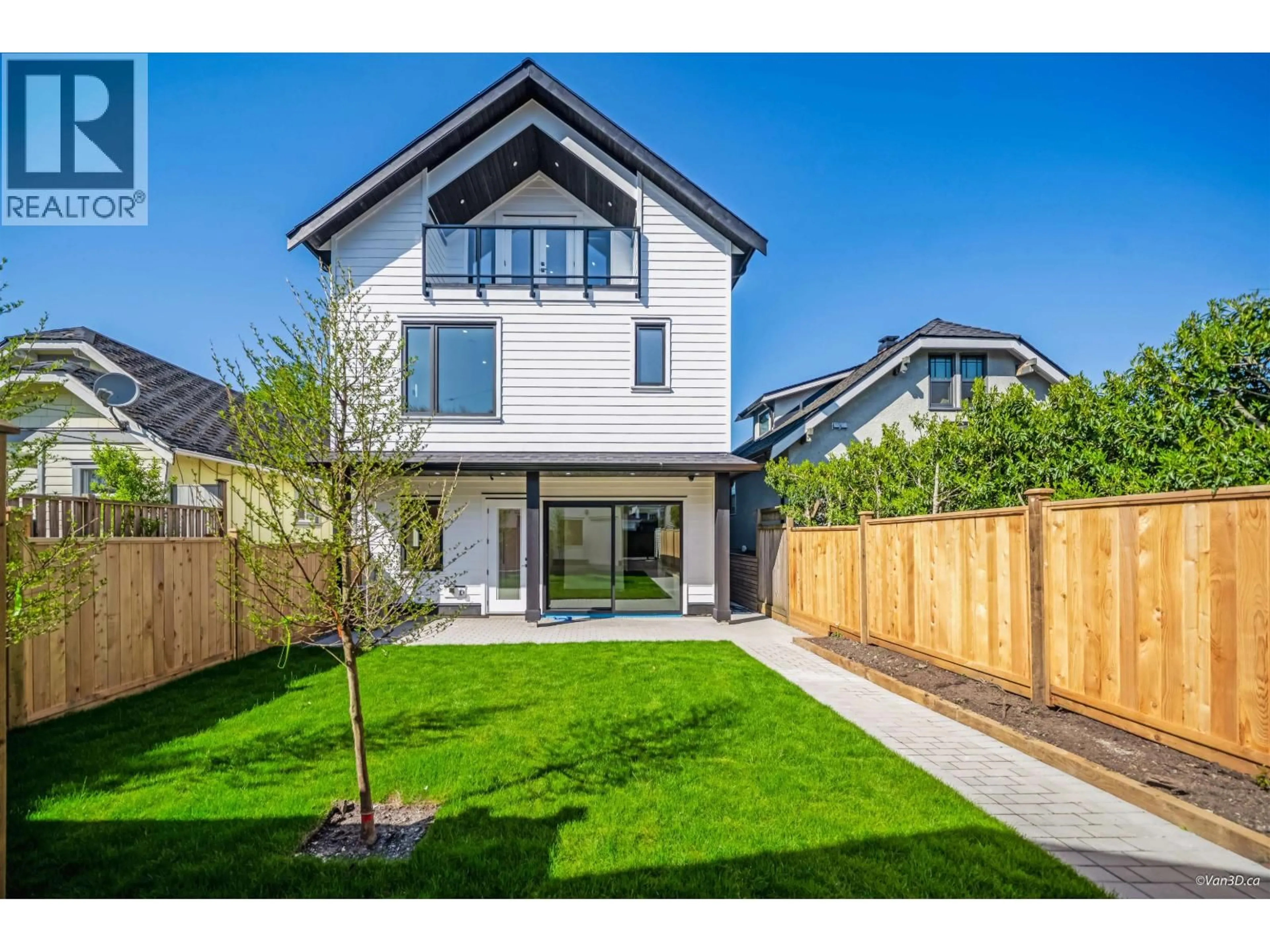 Unknown for 2 - 2636 MCGILL STREET, Vancouver British Columbia V5K1H3