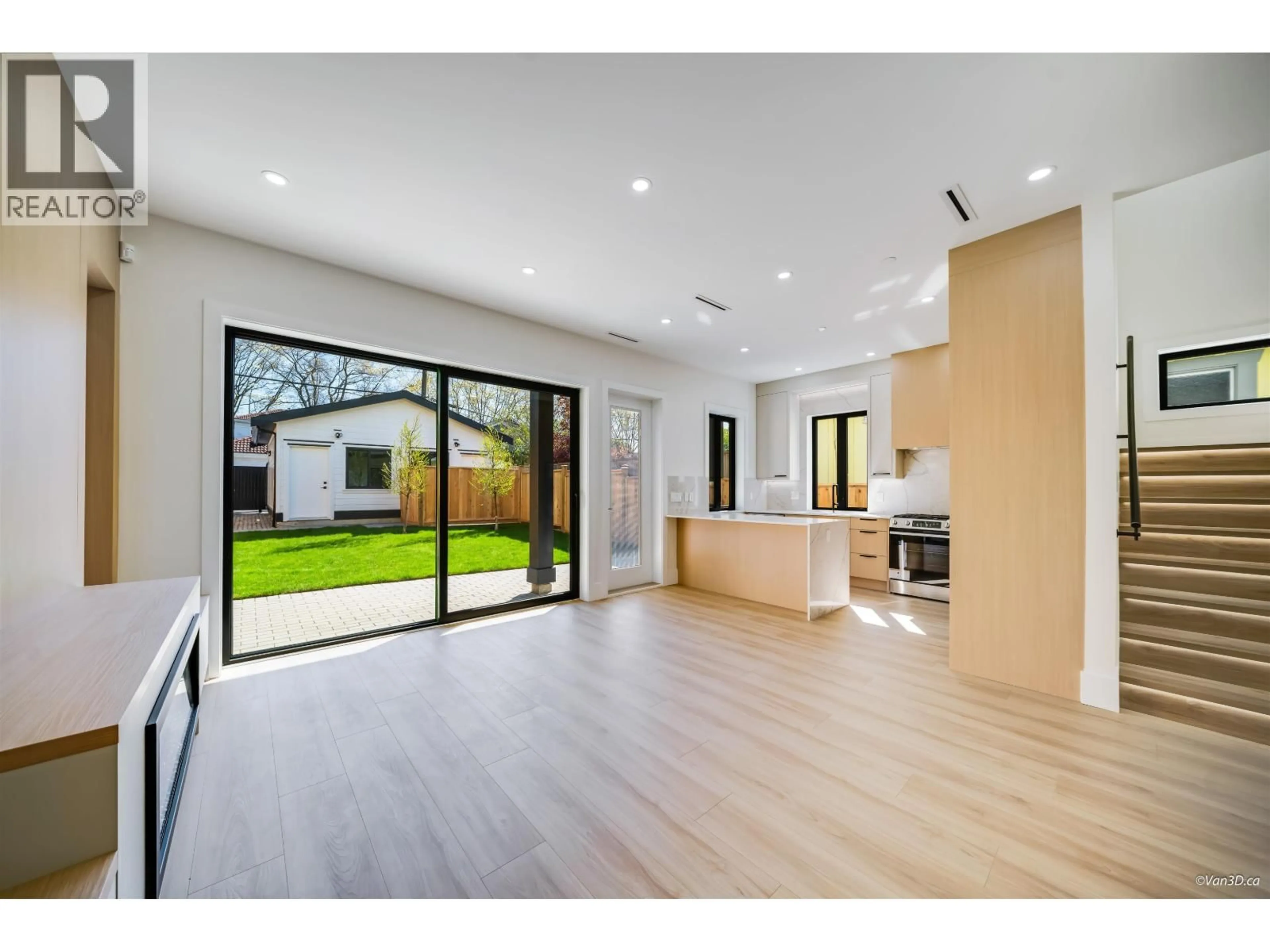 Unknown for 2 - 2636 MCGILL STREET, Vancouver British Columbia V5K1H3
