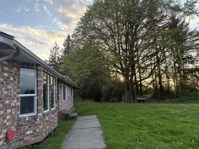 18106 32 AVENUE, Surrey 2