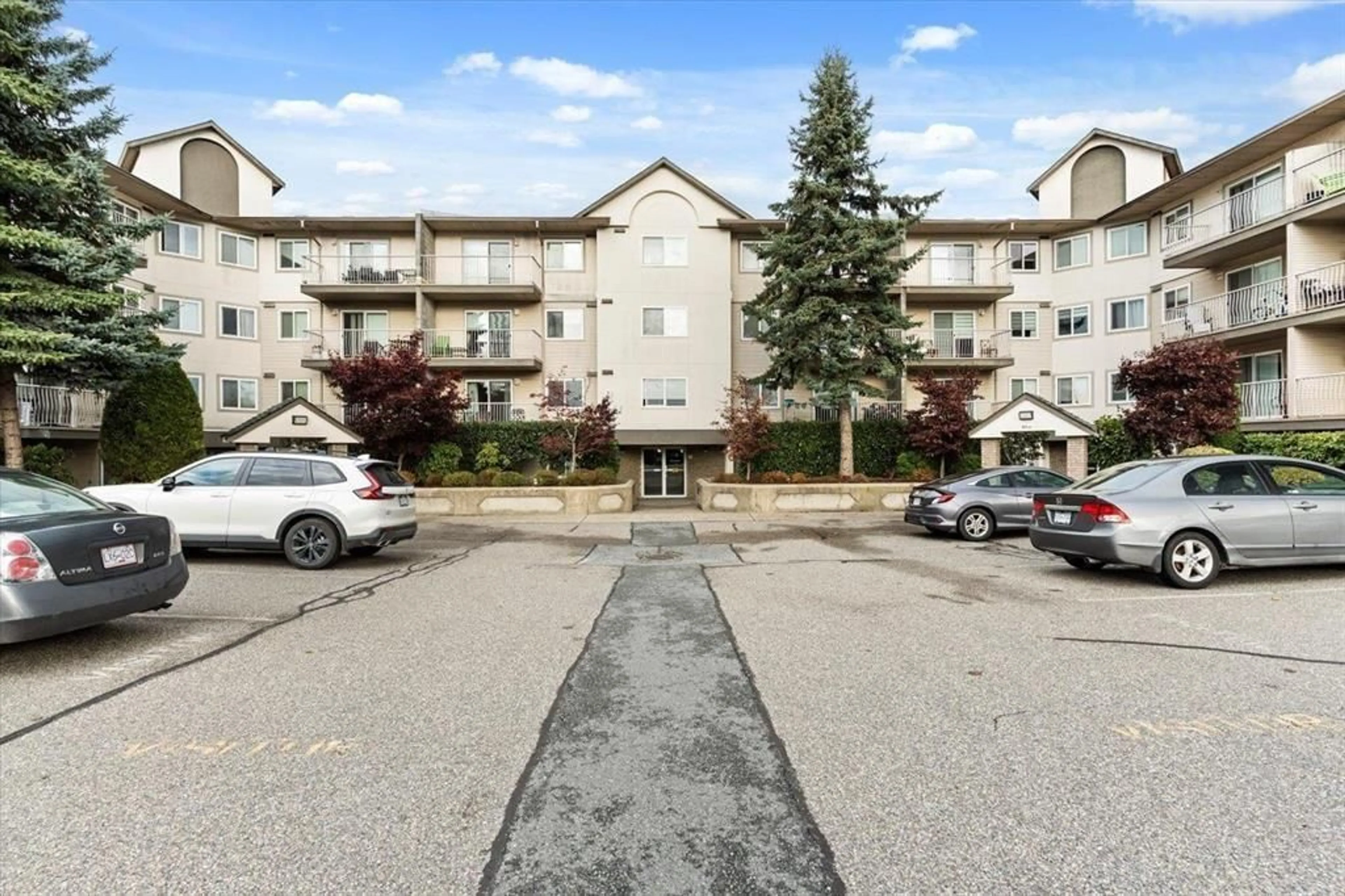Patio, mountain view for 213 - 7694 EVANS ROAD, Sardis British Columbia V2R3W3