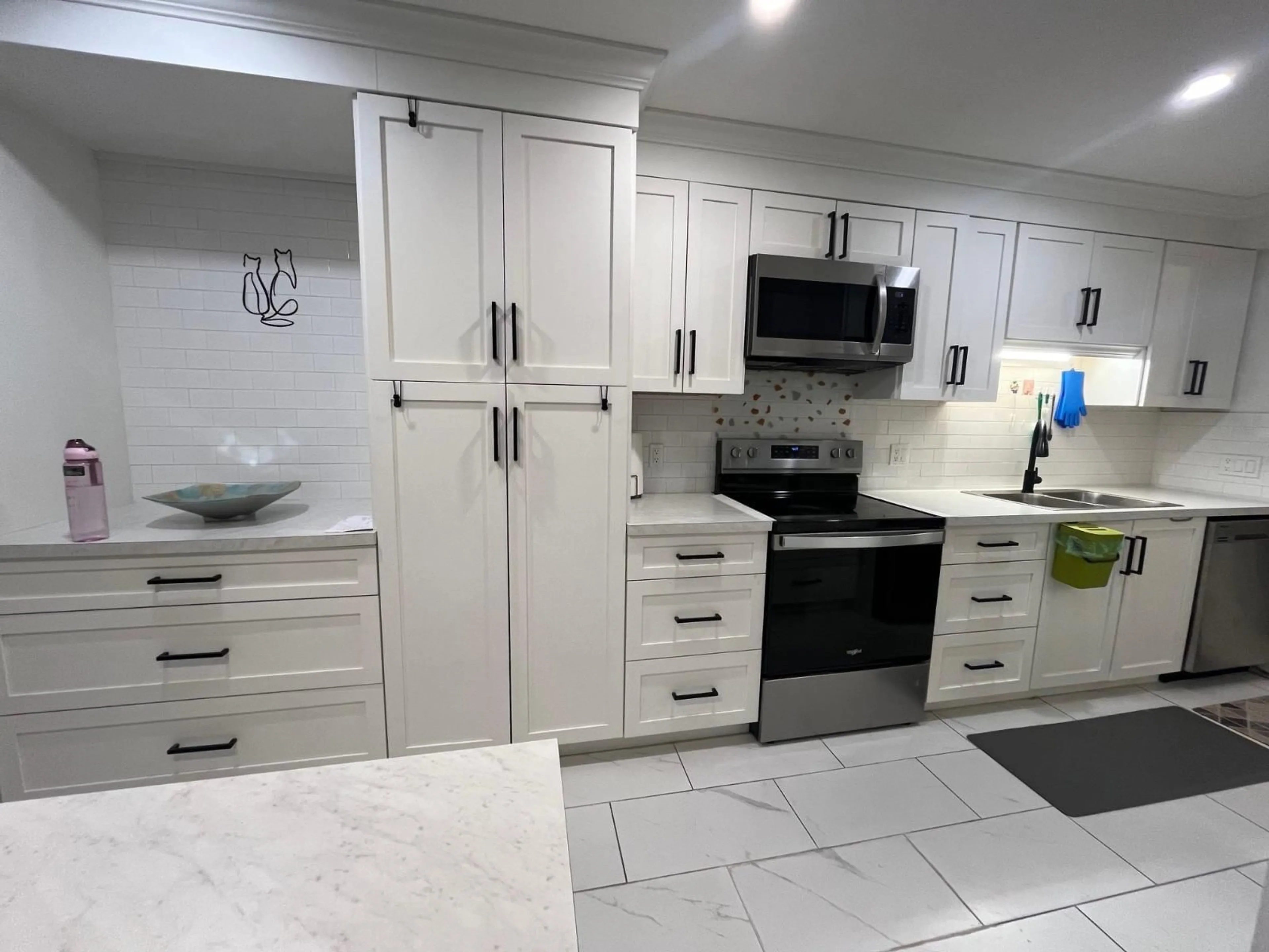 Open concept kitchen, ceramic/tile floor for 213 - 7694 EVANS ROAD, Sardis British Columbia V2R3W3