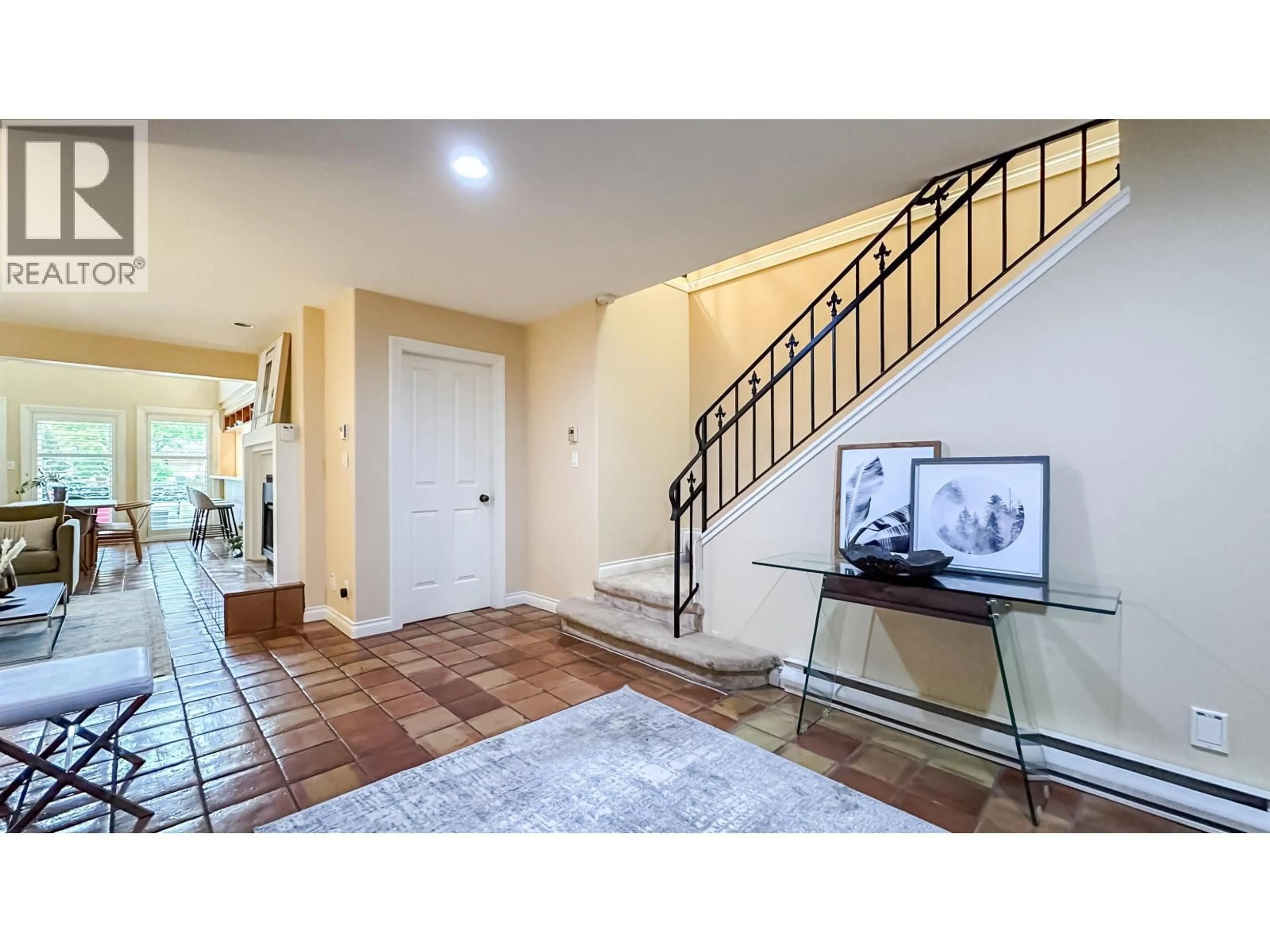Indoor entryway for 1737 16TH AVENUE, Vancouver British Columbia V6J2L9