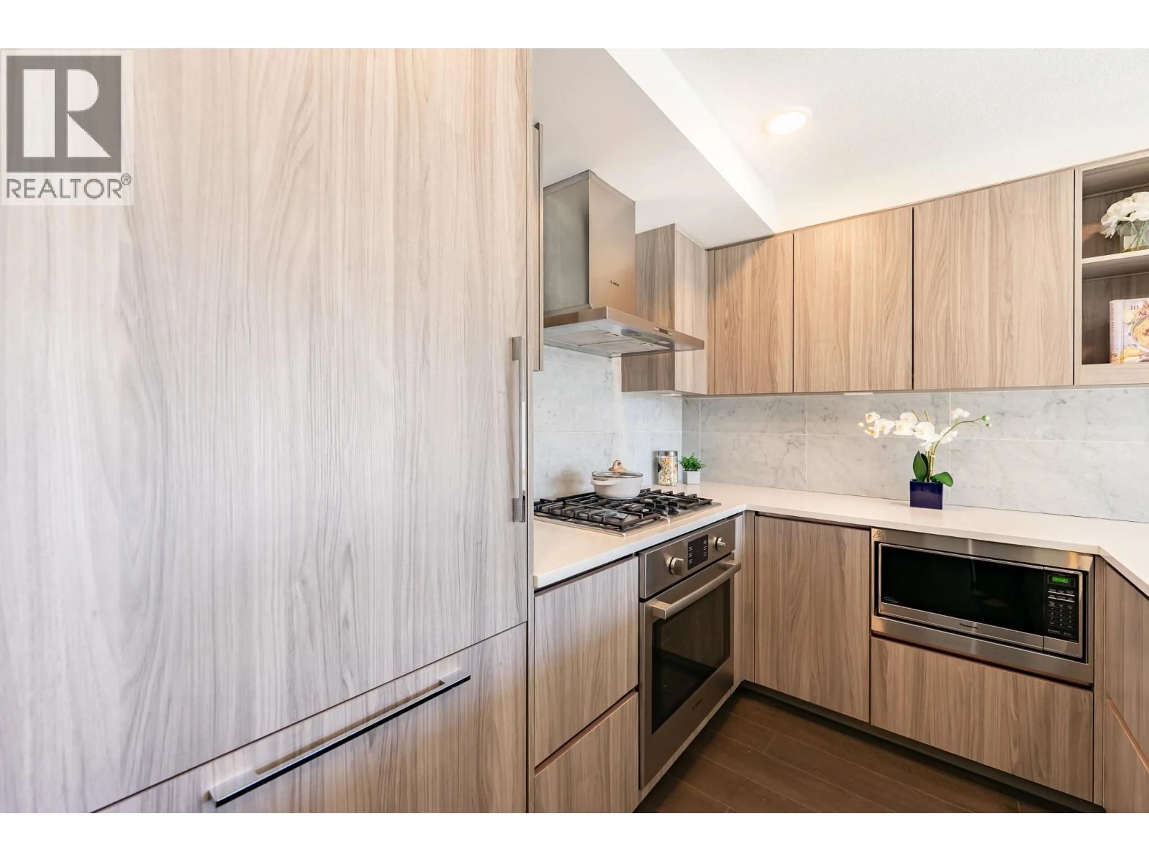 Standard kitchen, wood/laminate floor for 601 - 8800 HAZELBRIDGE WAY, Richmond British Columbia V6X0S3
