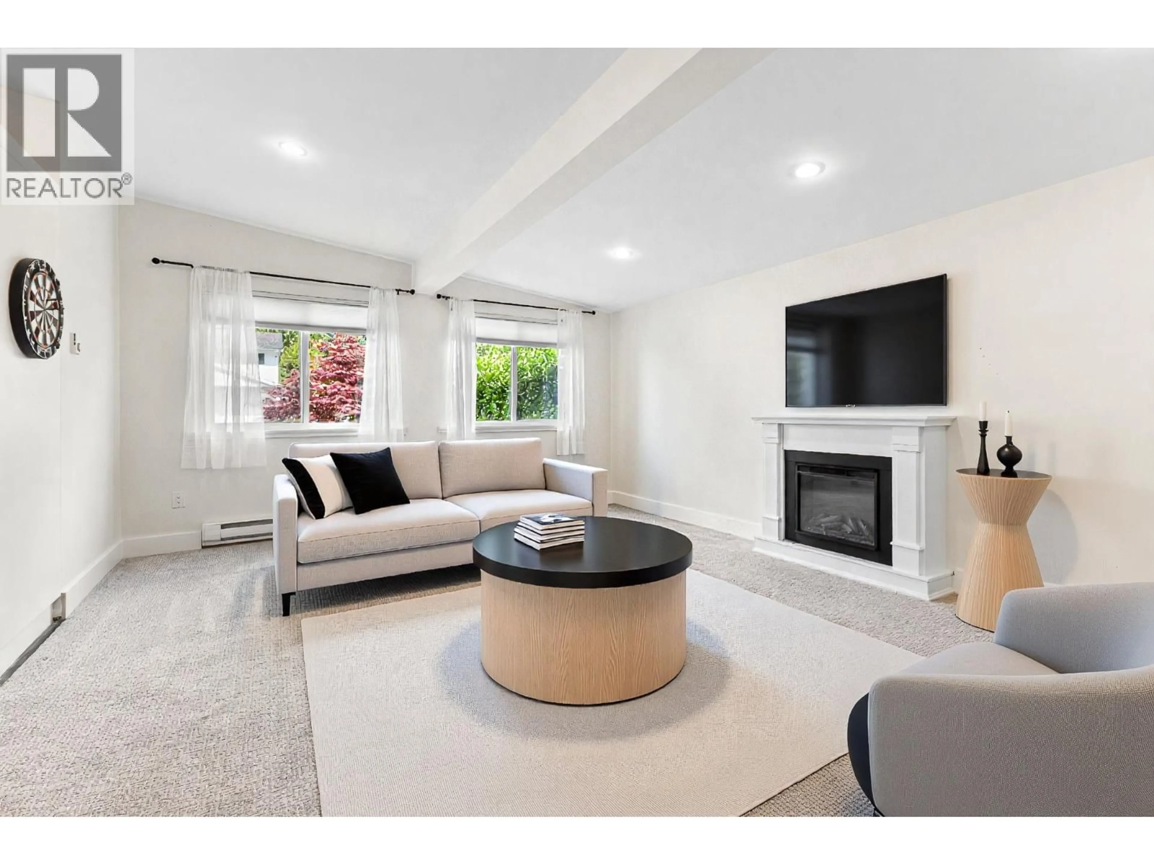 Living room with furniture, unknown for 1818 CHALMERS AVENUE, Port Coquitlam British Columbia V3B2T4