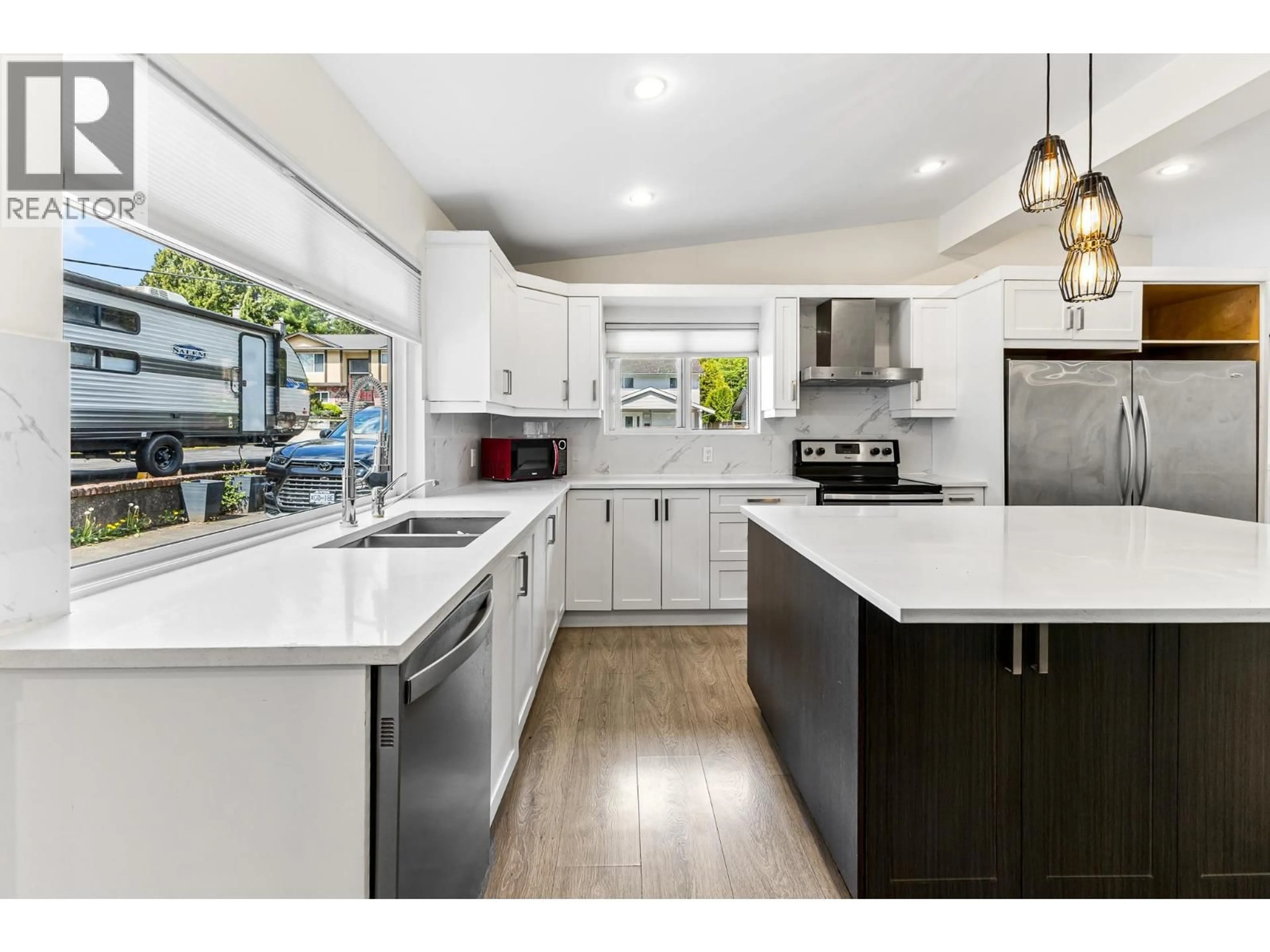 Open concept kitchen, unknown for 1818 CHALMERS AVENUE, Port Coquitlam British Columbia V3B2T4