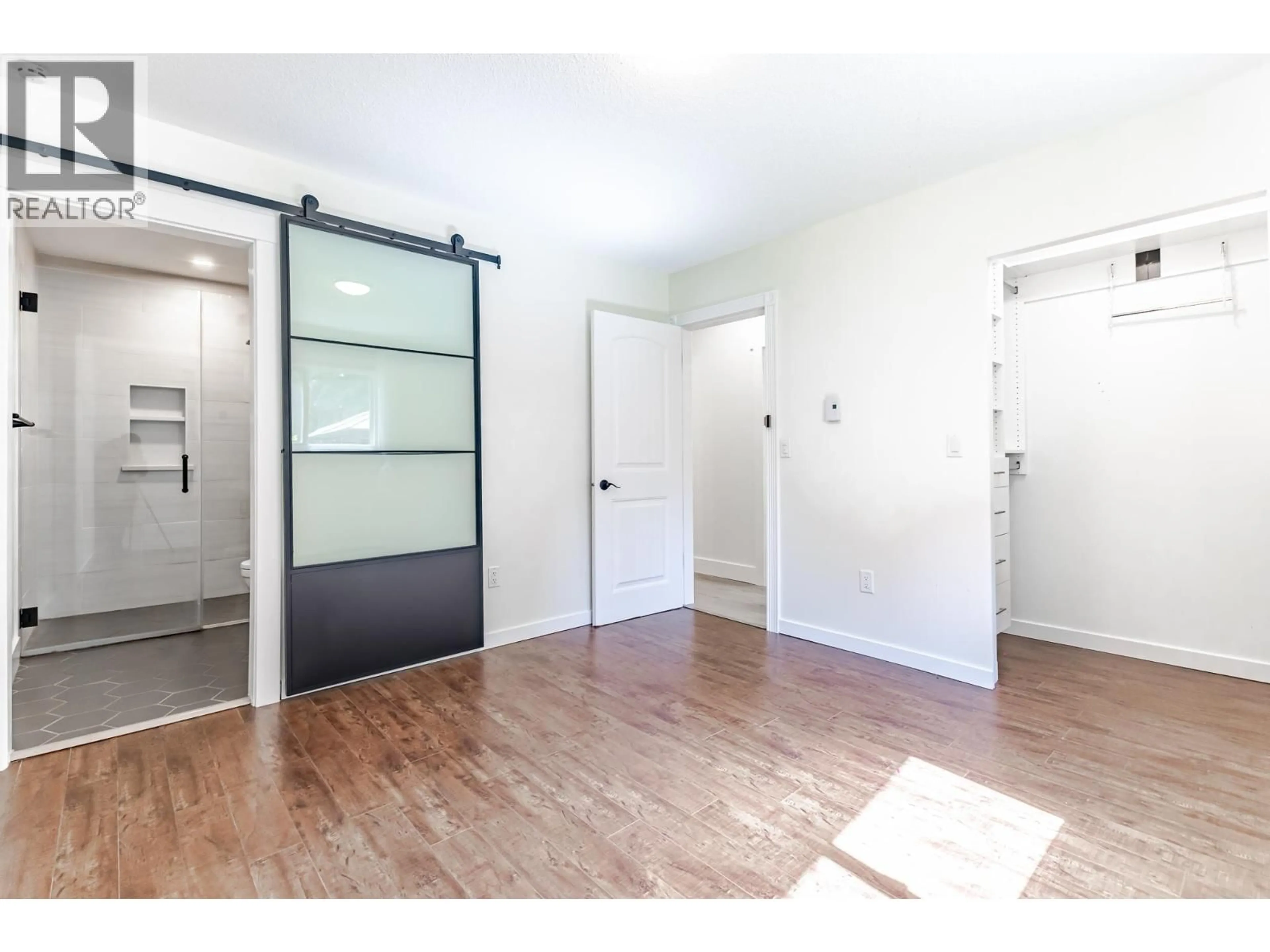 Indoor entryway for 1818 CHALMERS AVENUE, Port Coquitlam British Columbia V3B2T4