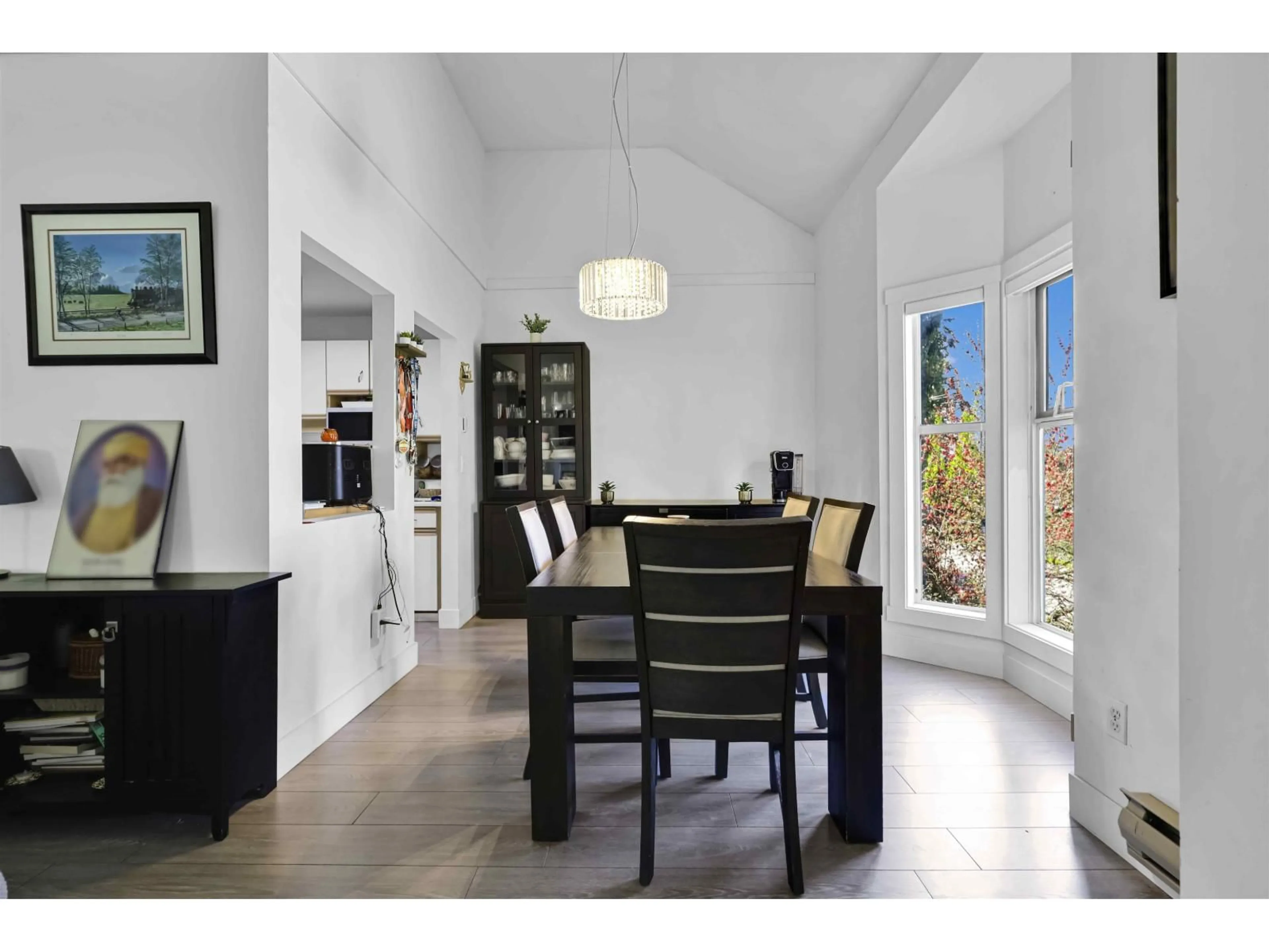 Dining room, wood/laminate floor for 315 - 13918 72 AVENUE, Surrey British Columbia V3W0T4