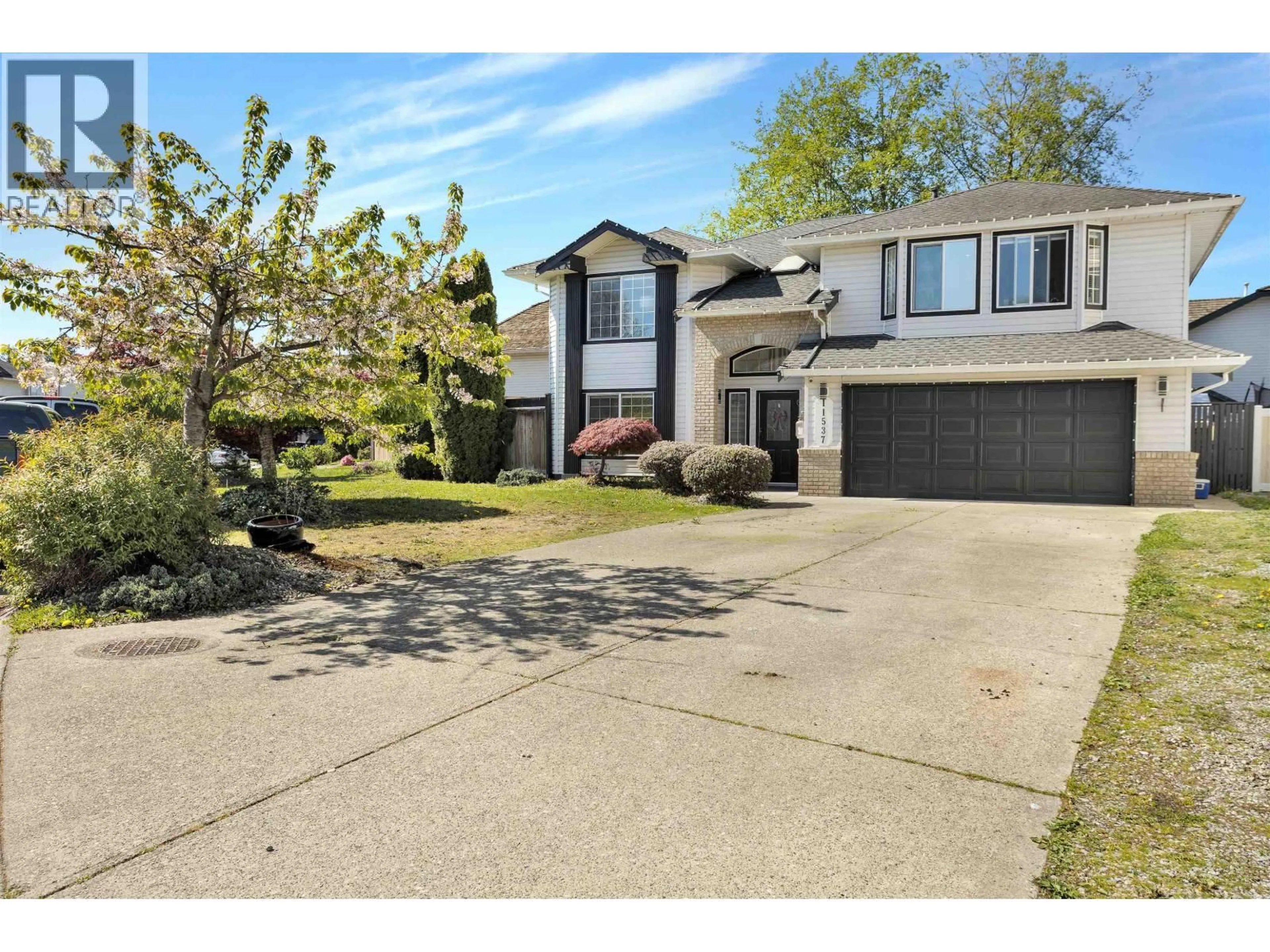 Home with vinyl exterior material, street for 11537 236B STREET, Maple Ridge British Columbia V4R2C5