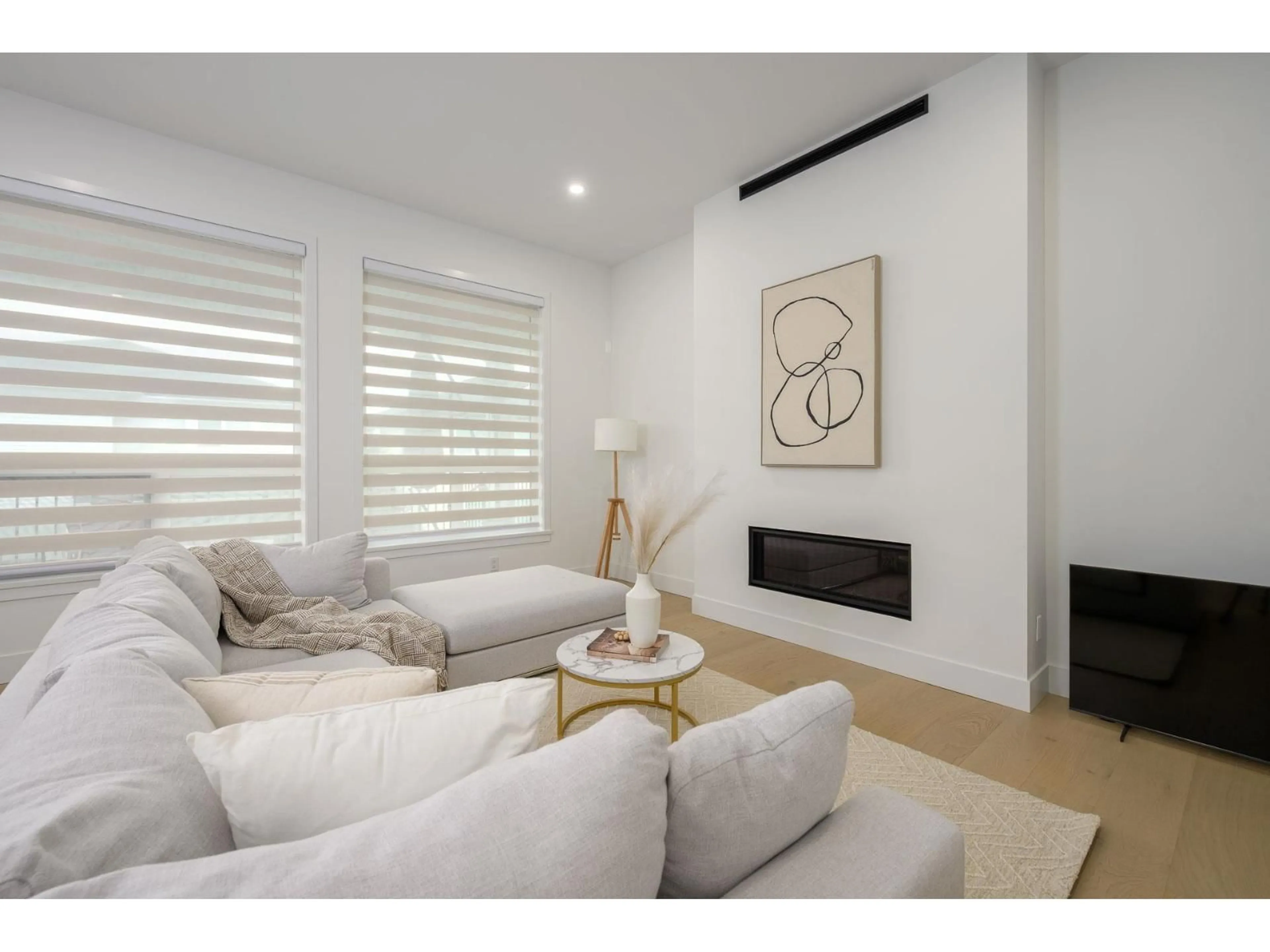 Living room with furniture, unknown for 19655 74A AVENUE, Langley British Columbia V2Y3R8