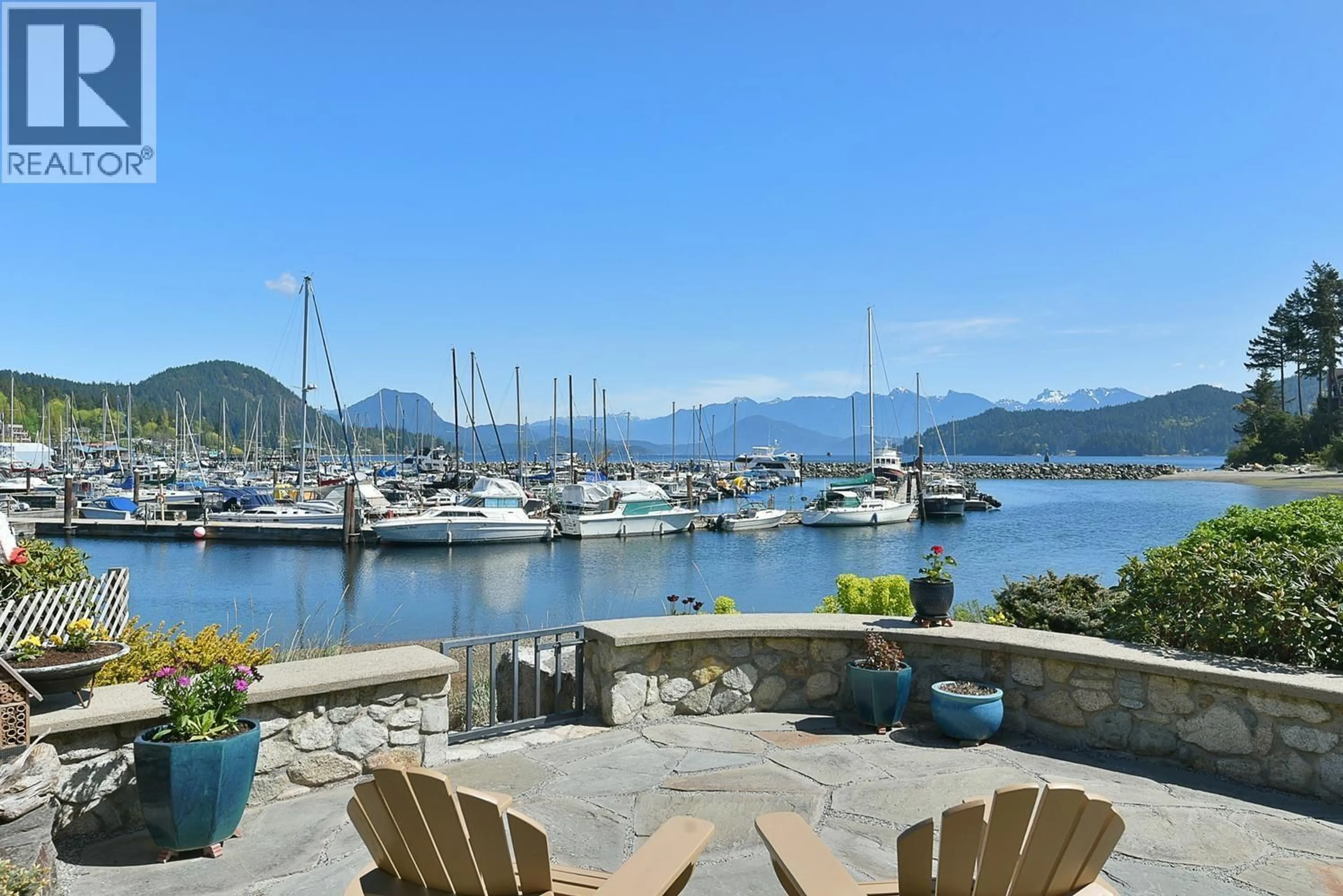 Patio, water/lake/river/ocean view for 664 BAY ROAD, Gibsons British Columbia V0N1V8