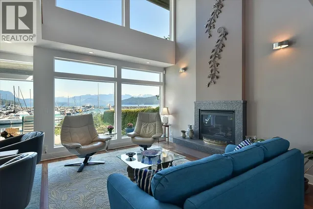 664 BAY ROAD, Gibsons 5