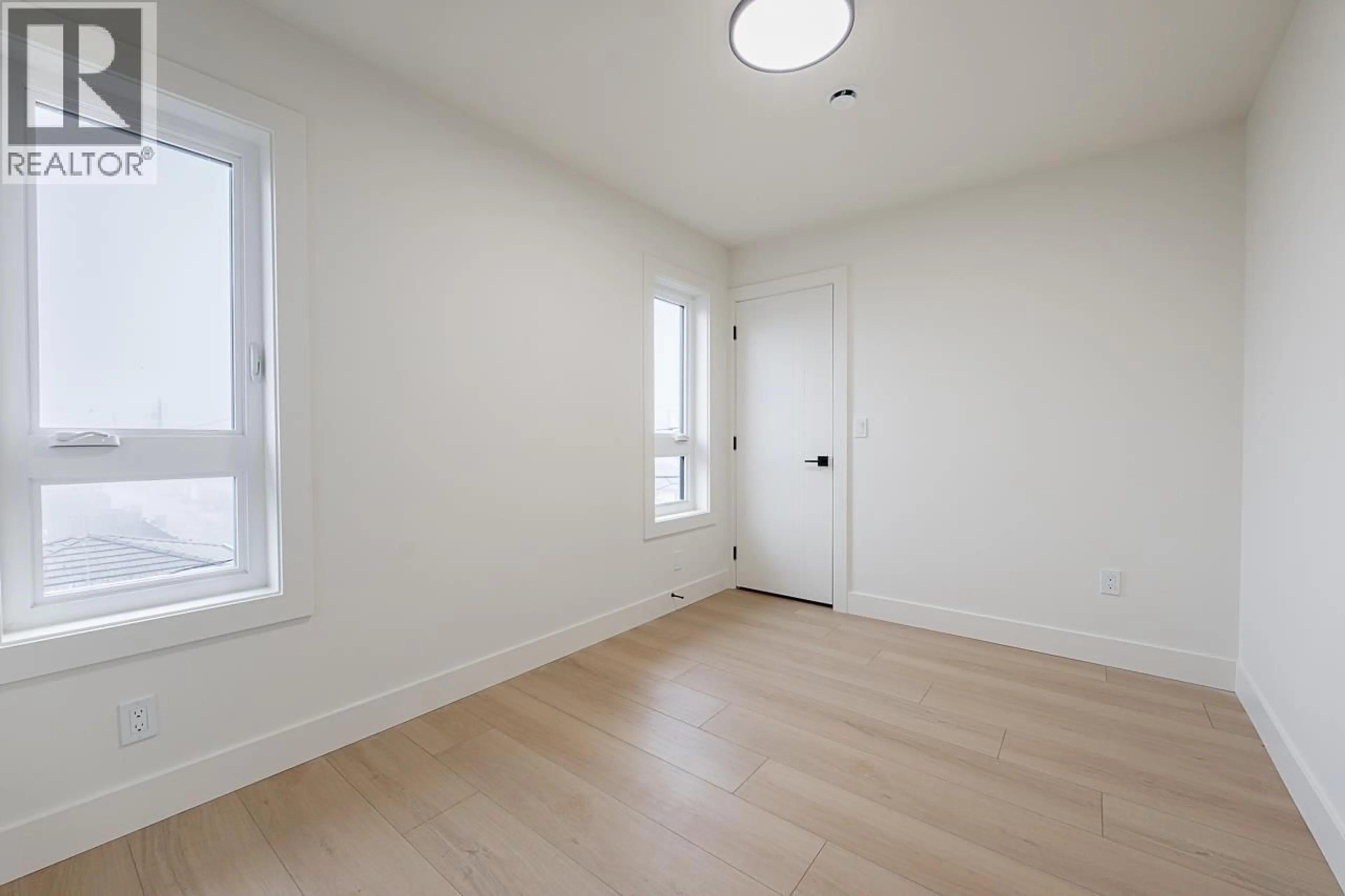 A pic of a room for 4 - 6554 CHARLES STREET, Burnaby British Columbia V5B2H1
