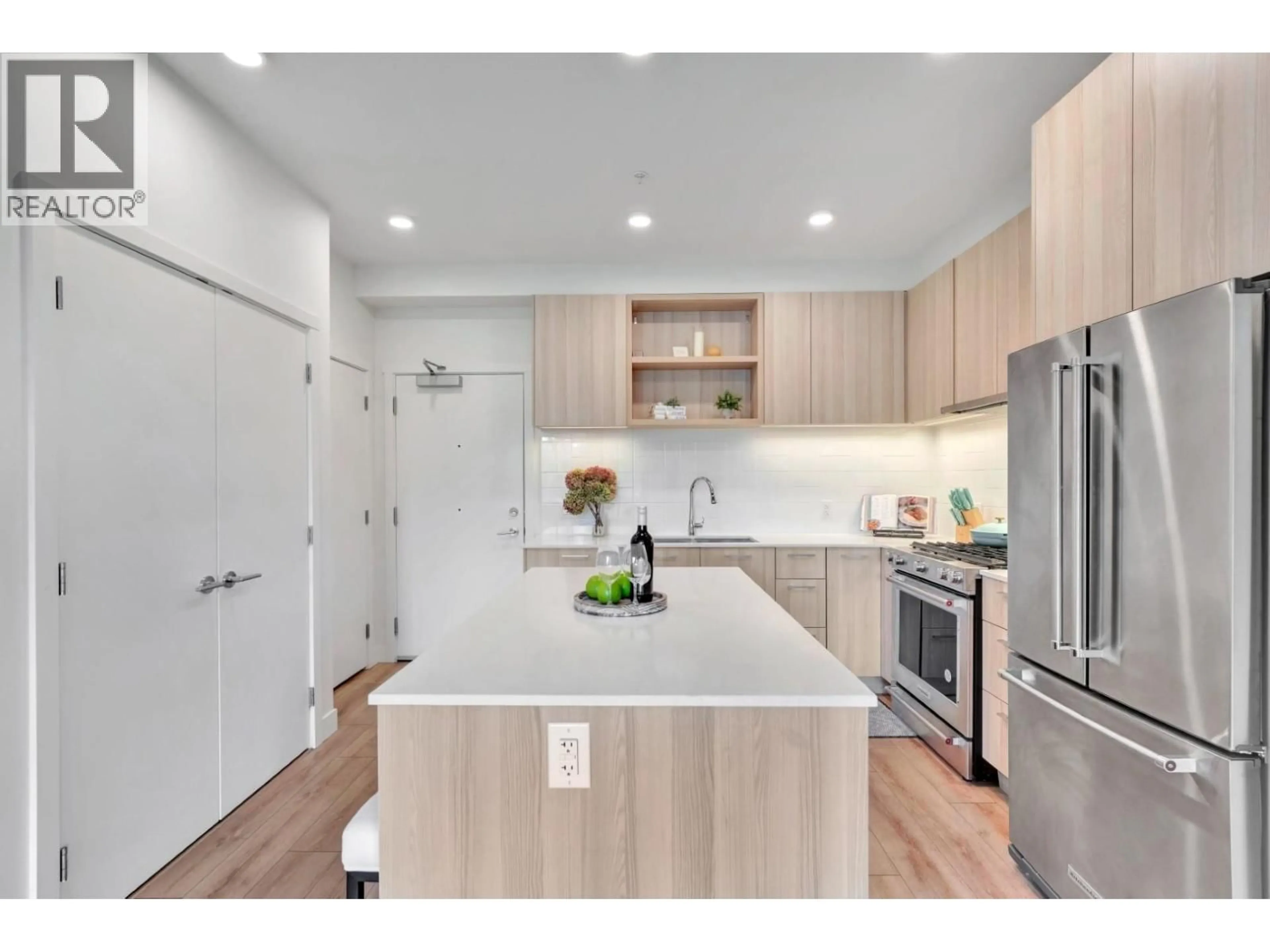 Open concept kitchen, wood/laminate floor for 510 - 741 ANSKAR COURT, Coquitlam British Columbia V3J0N3