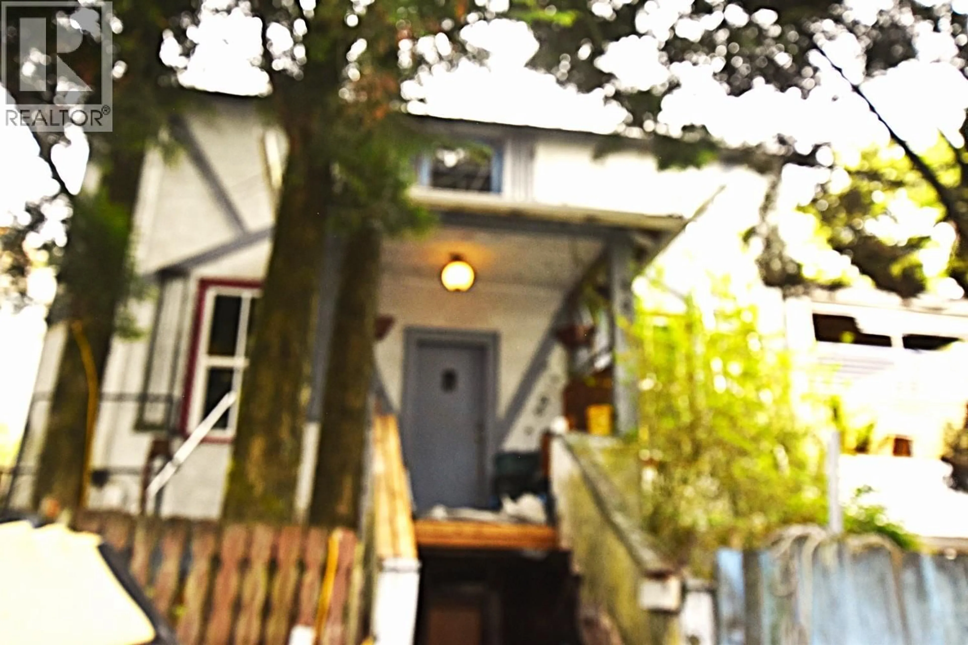 Patio, street for 509 HOLLAND STREET, New Westminster British Columbia V3M4N6