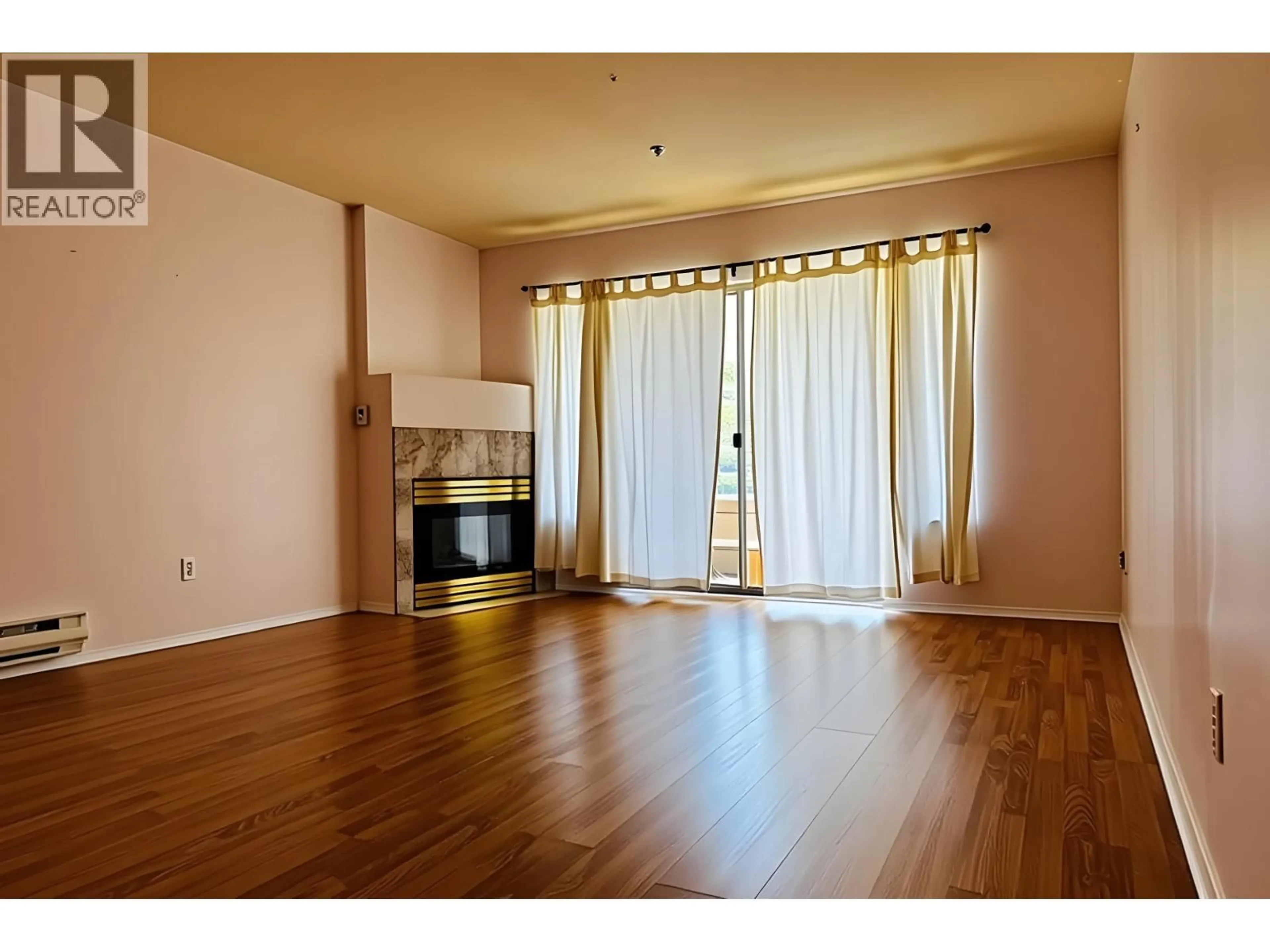 A pic of a room for 202 - 19241 FORD ROAD, Pitt Meadows British Columbia V3Y2N4