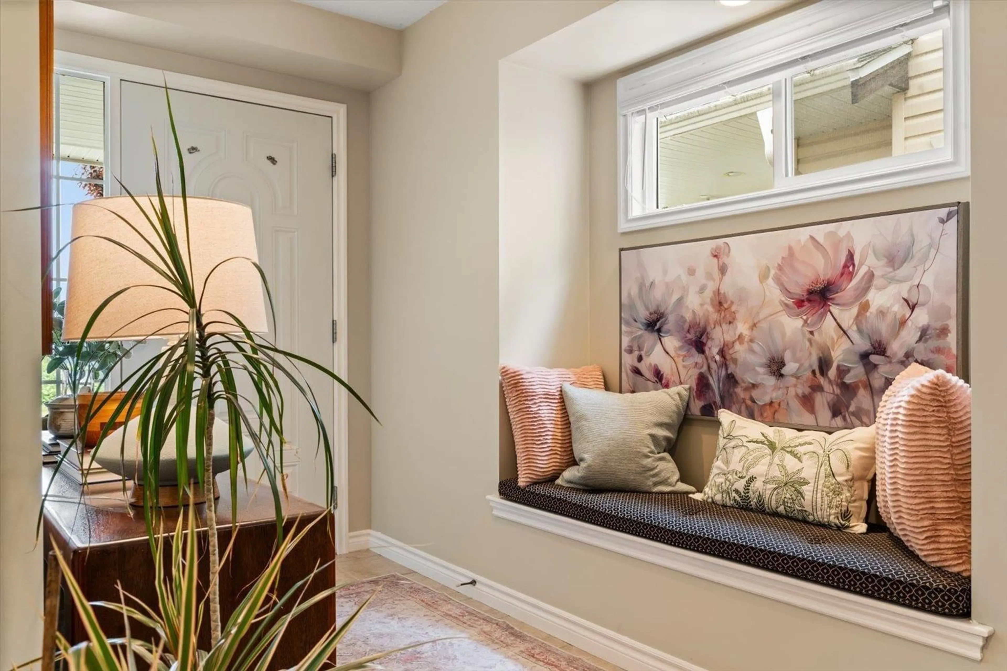 Indoor entryway for 73 - 8590 SUNRISE DRIVE, Chilliwack British Columbia V2R3Z4