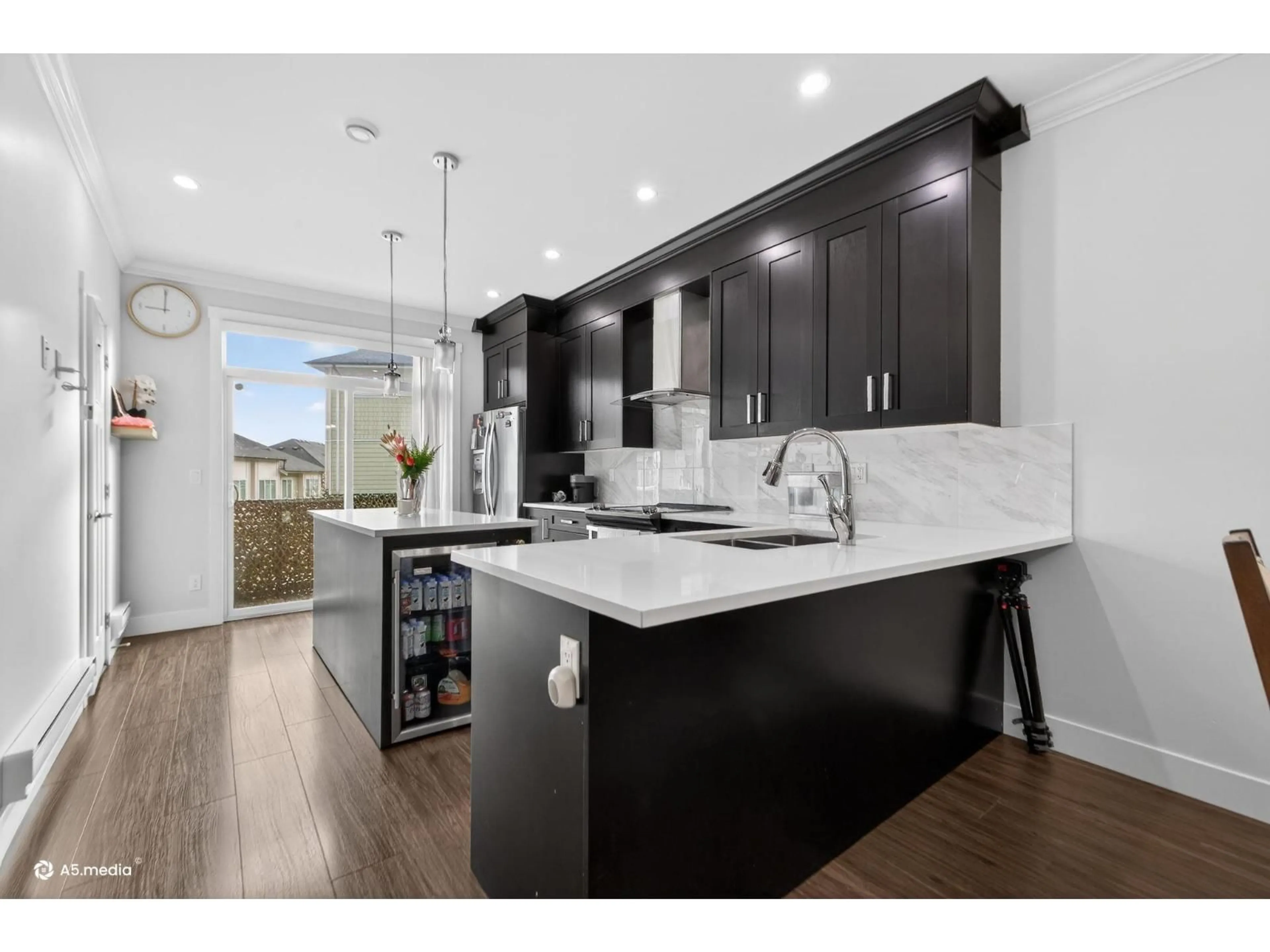 Contemporary kitchen, unknown for 6 - 13670 62 AVENUE, Surrey British Columbia V3X0H8