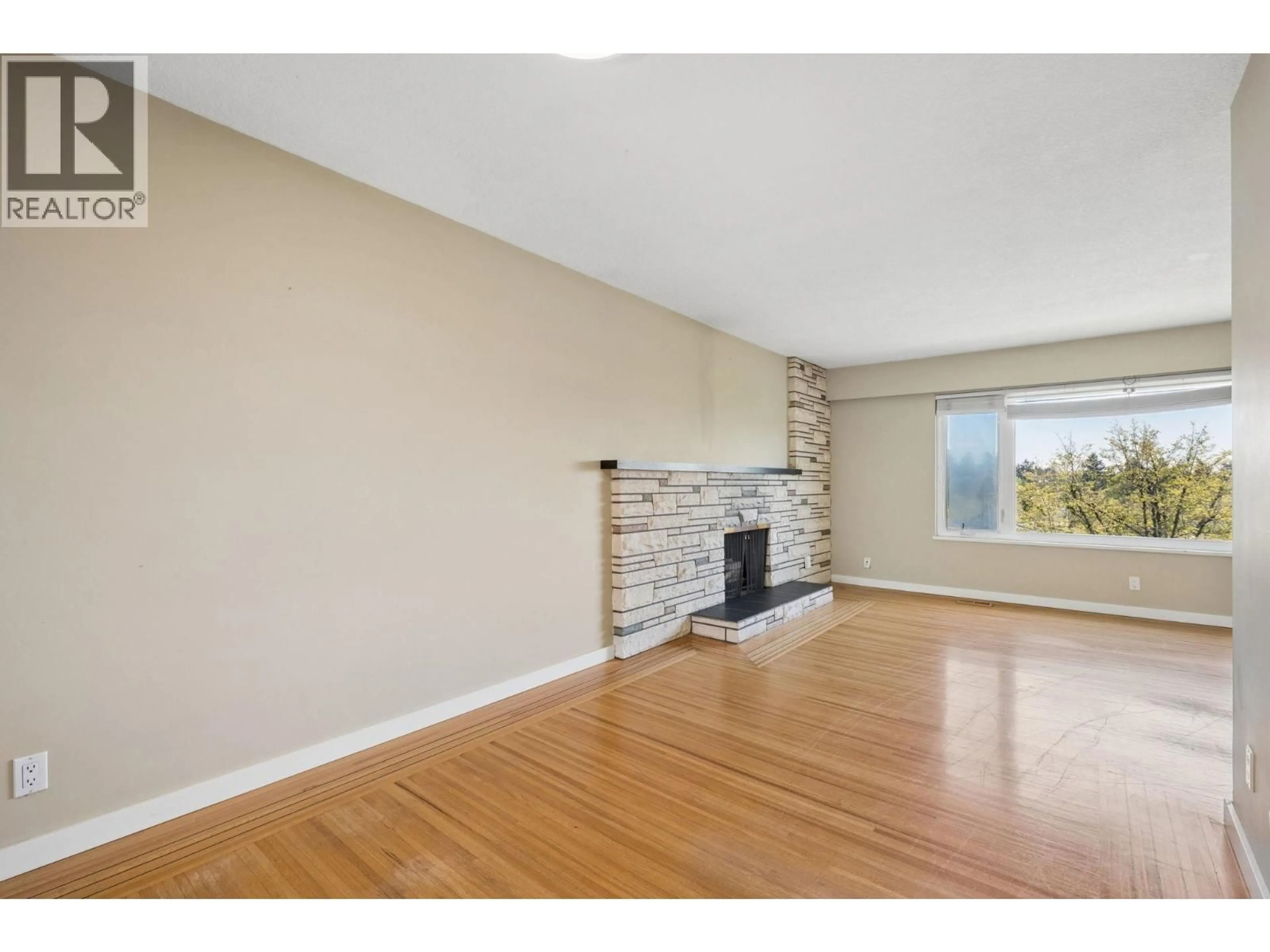 A pic of a room for 7621 ELLIOTT STREET, Vancouver British Columbia V5S2N8