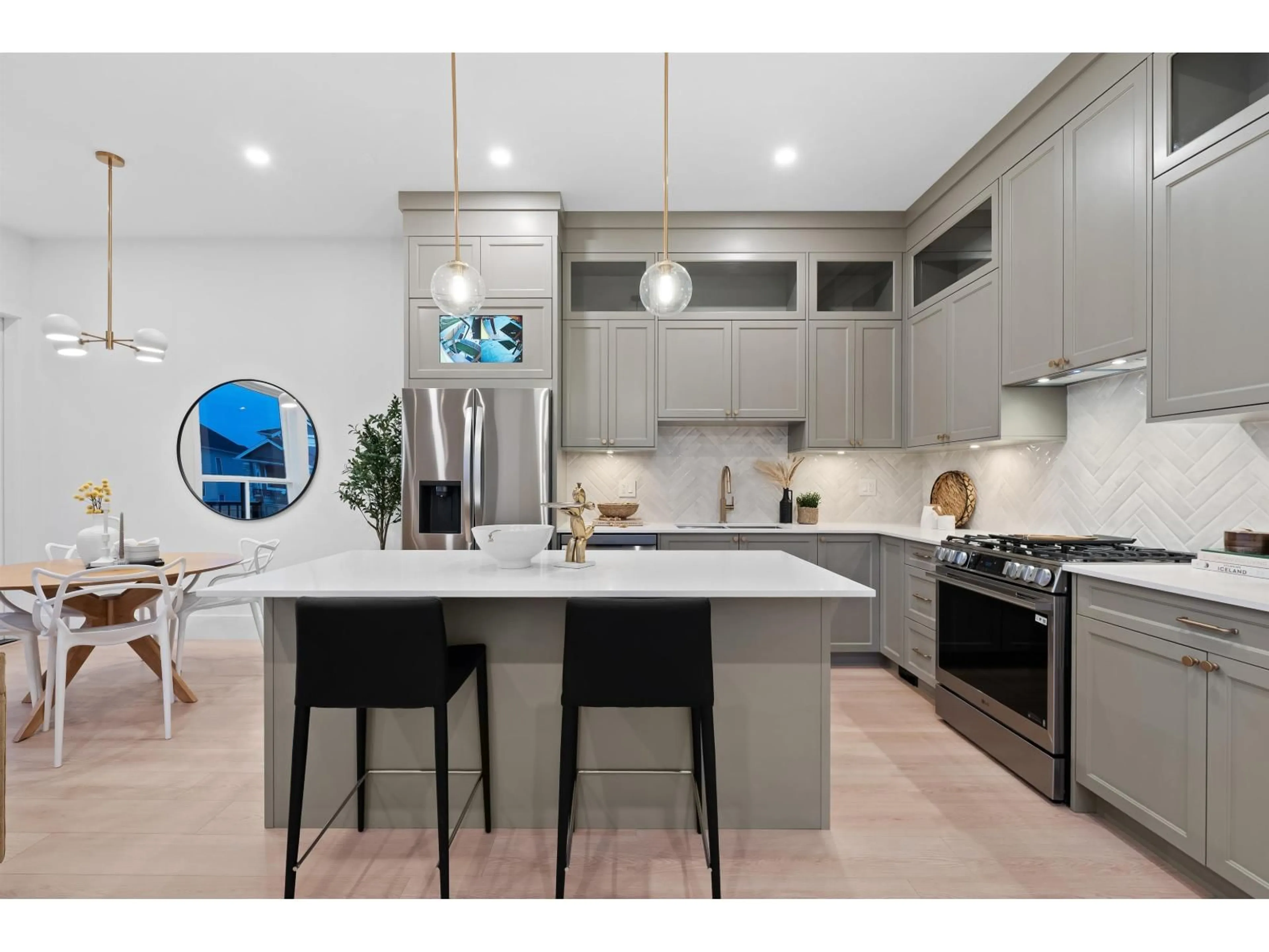 Open concept kitchen, ceramic/tile floor for 101 - 16594 22 AVENUE, Surrey British Columbia V3Z0V5