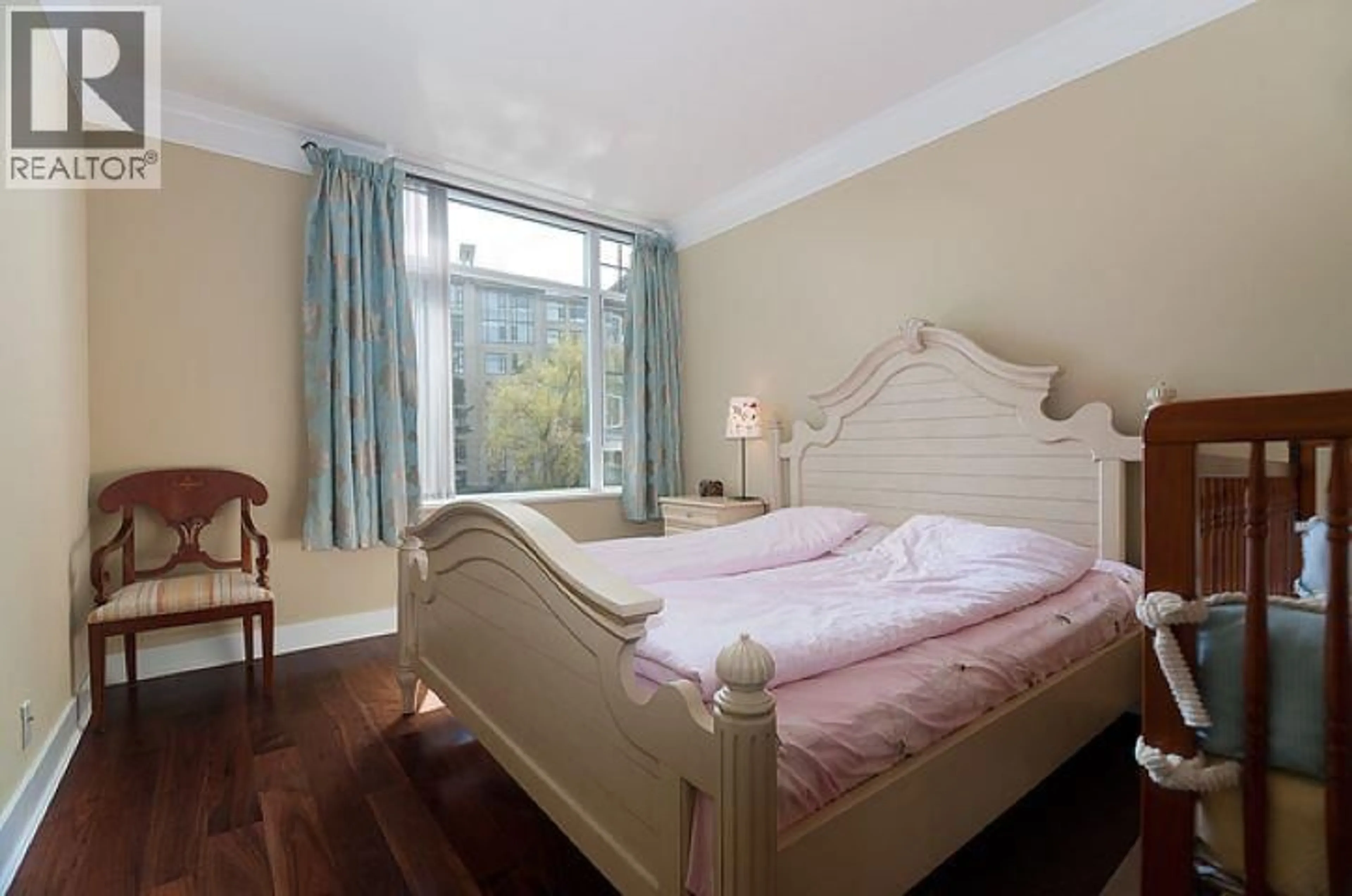 Bedroom with bed, unknown for 320 - 4685 VALLEY DRIVE, Vancouver British Columbia V6J5M2