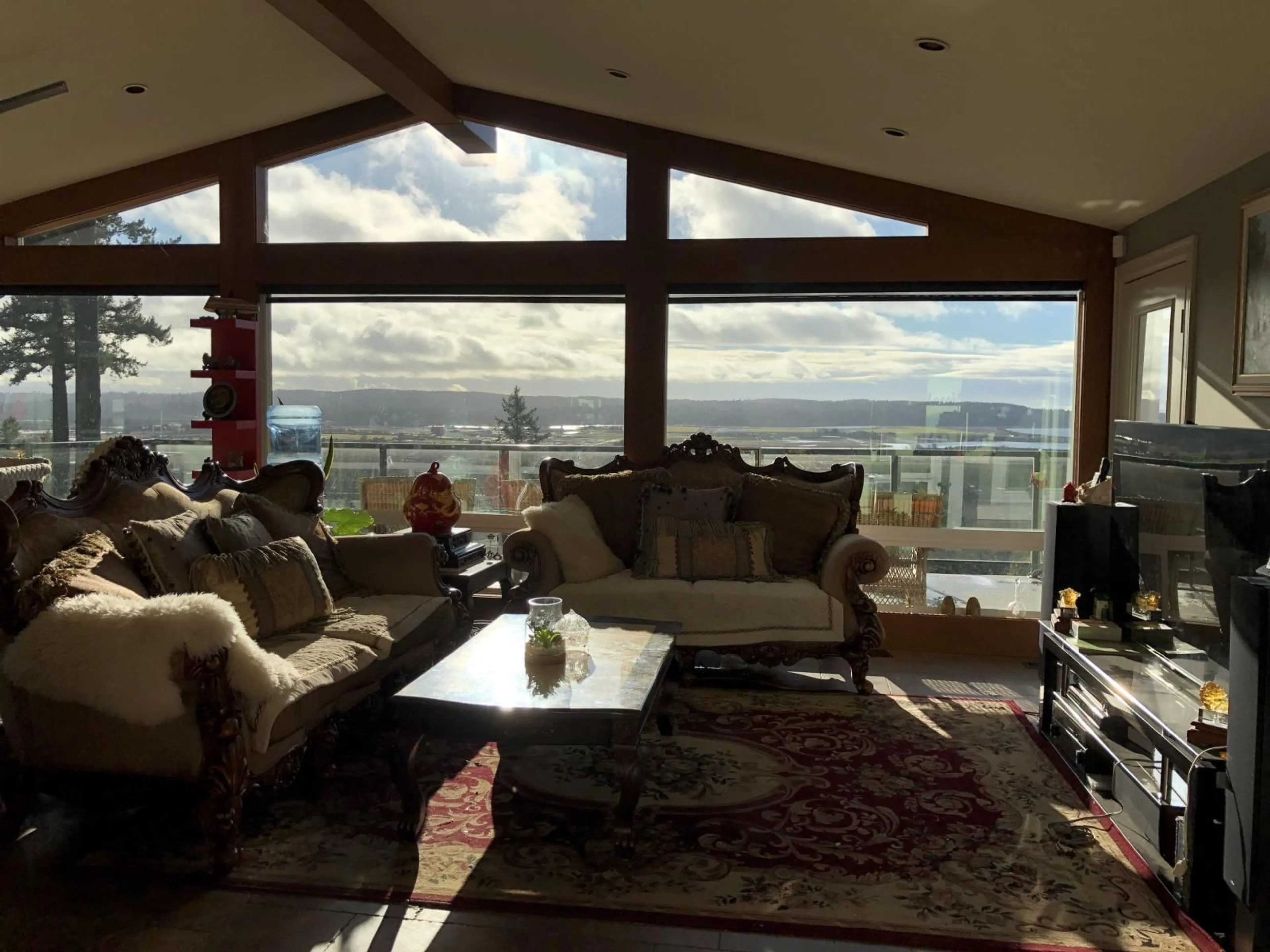 Living room with furniture, unknown for 13634 56 AVENUE, Surrey British Columbia V3X2Z8