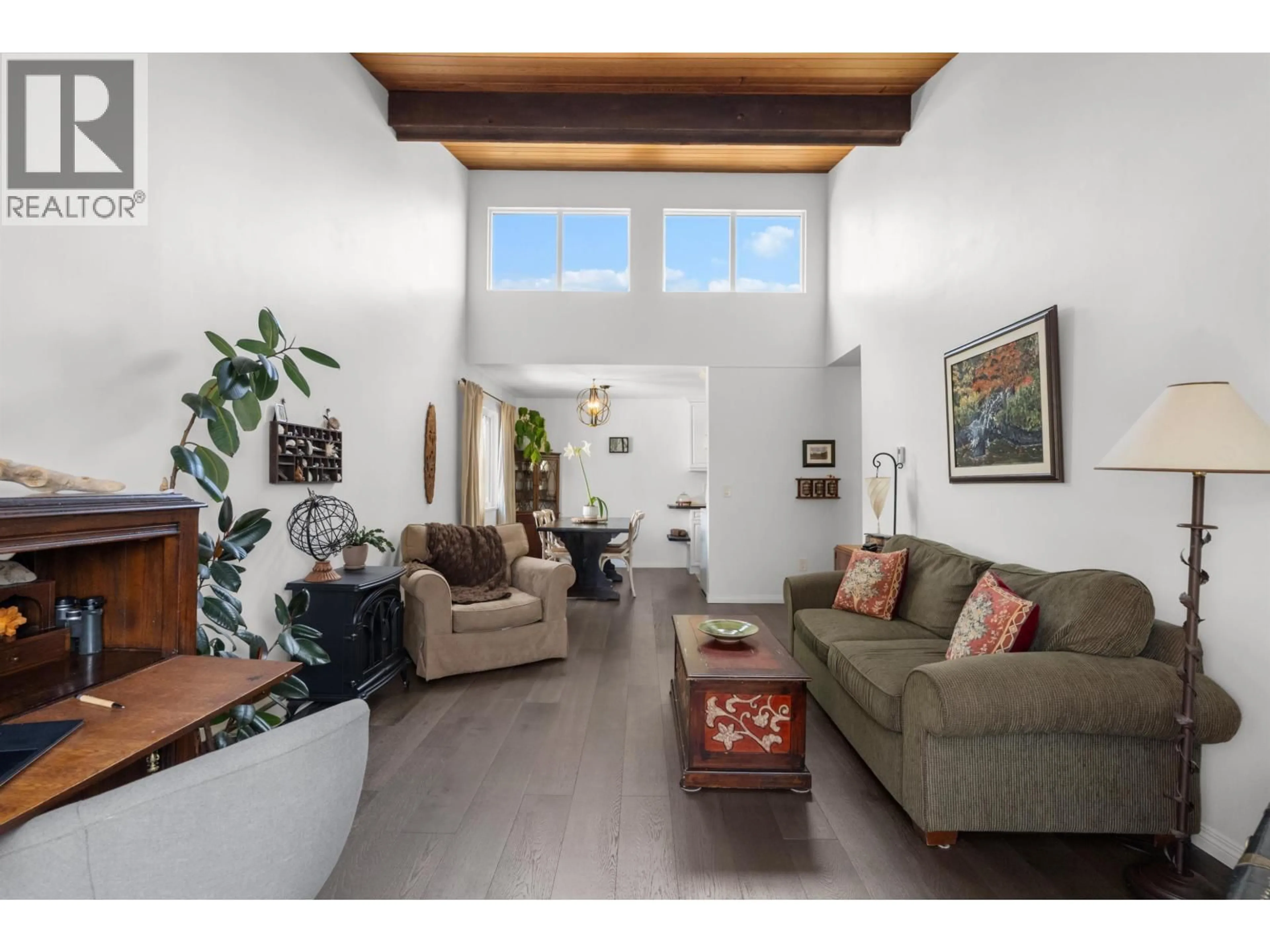 Living room with furniture, unknown for 301 - 5553 16 AVENUE, Delta British Columbia V4M2H7