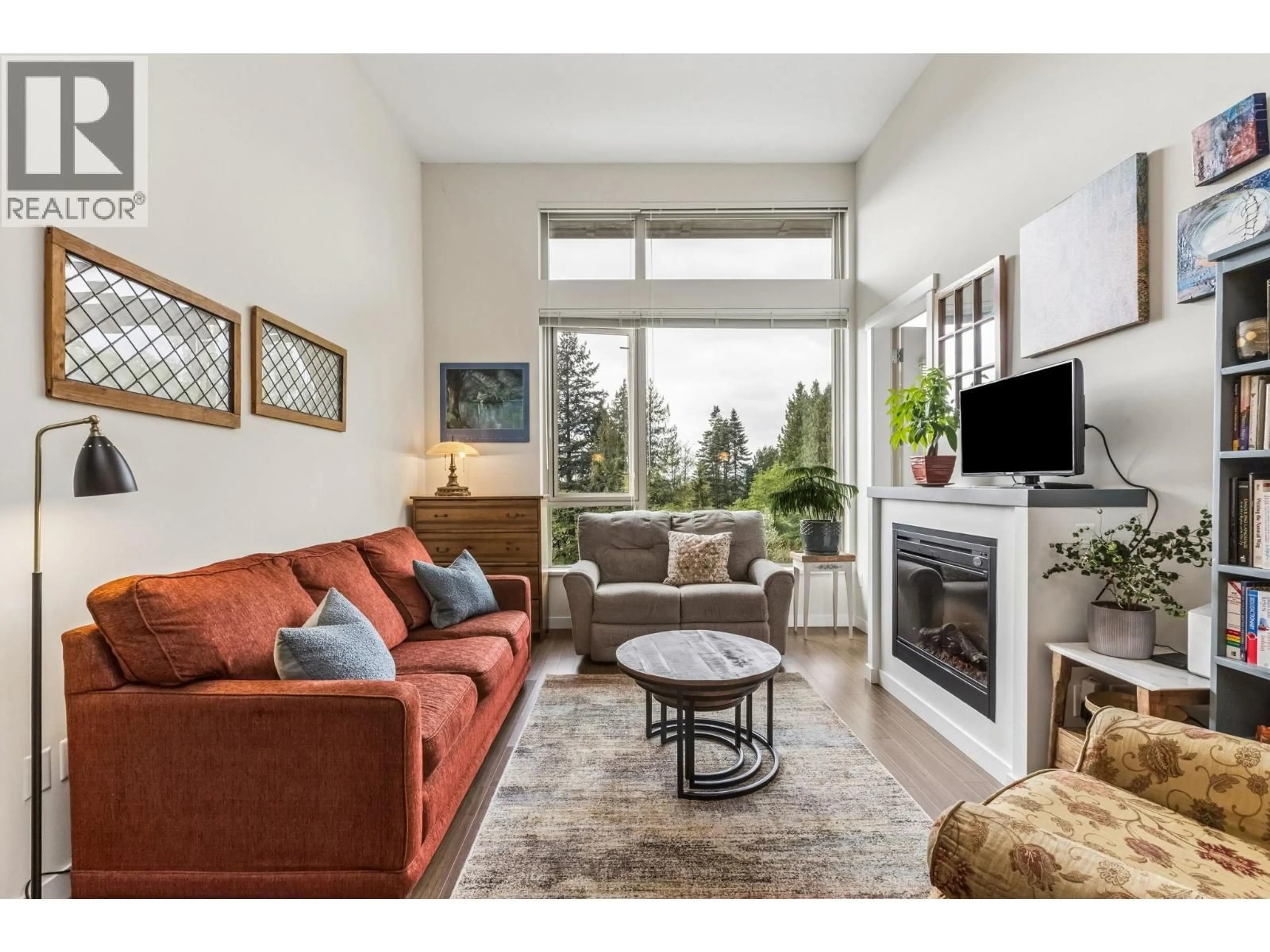 Living room with furniture, unknown for 404 - 159 22ND STREET, North Vancouver British Columbia V7M0B6