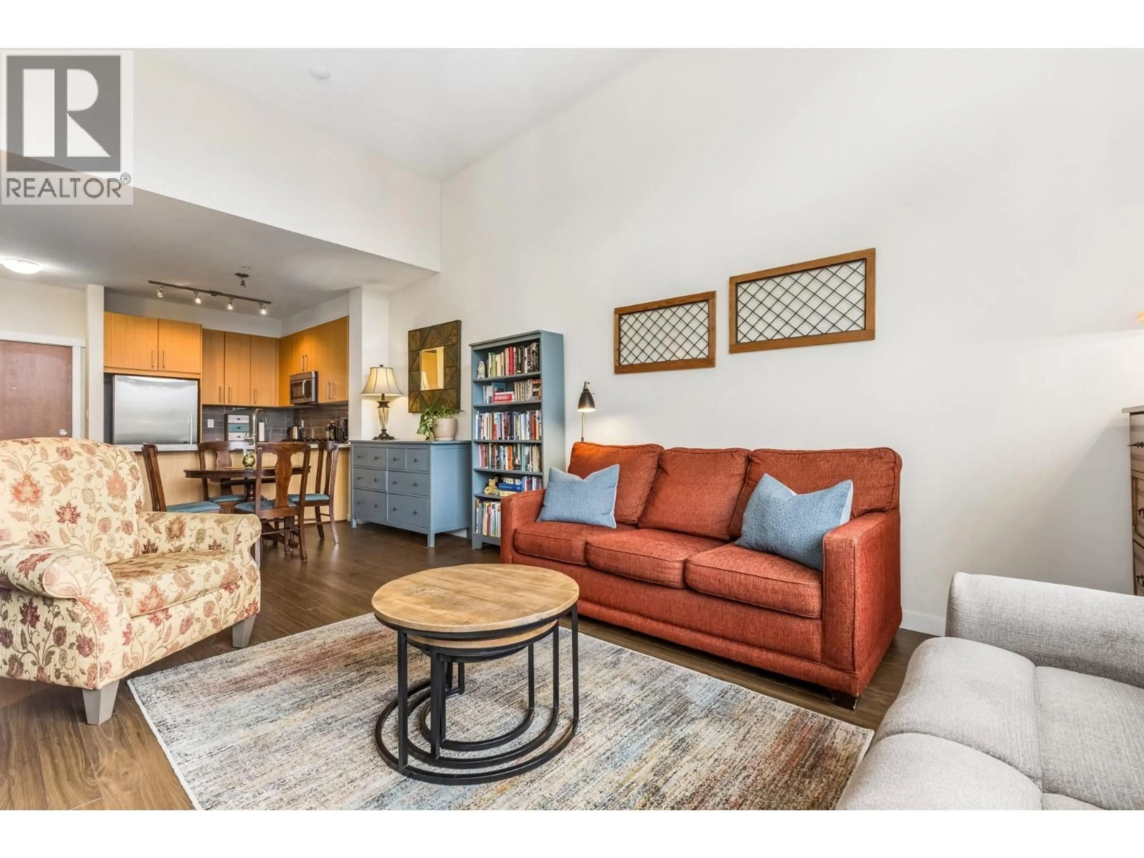 Living room with furniture, unknown for 404 - 159 22ND STREET, North Vancouver British Columbia V7M0B6