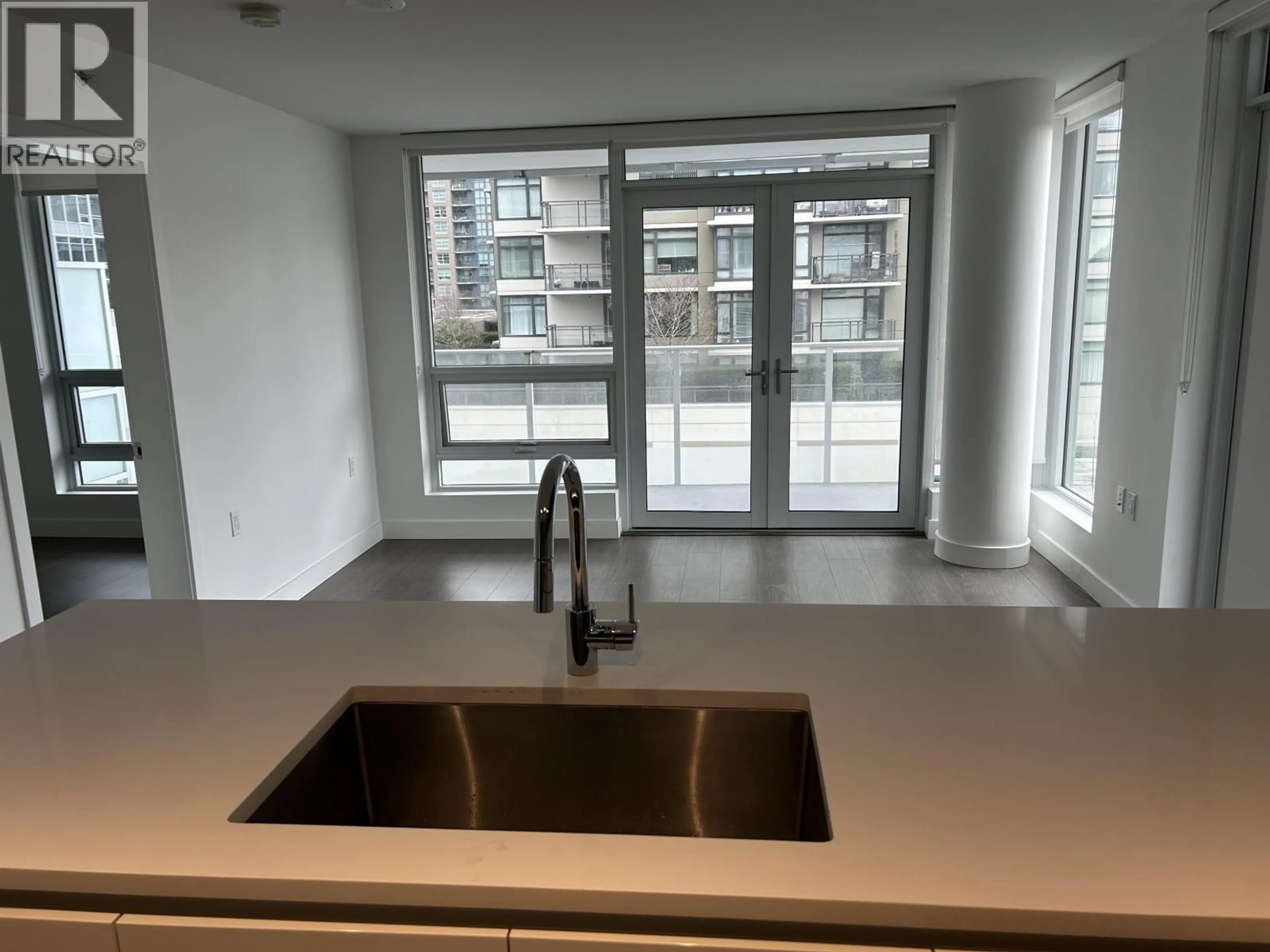Standard kitchen, unknown for 519 - 6328 NO. 3 ROAD, Richmond British Columbia V6Y0L6