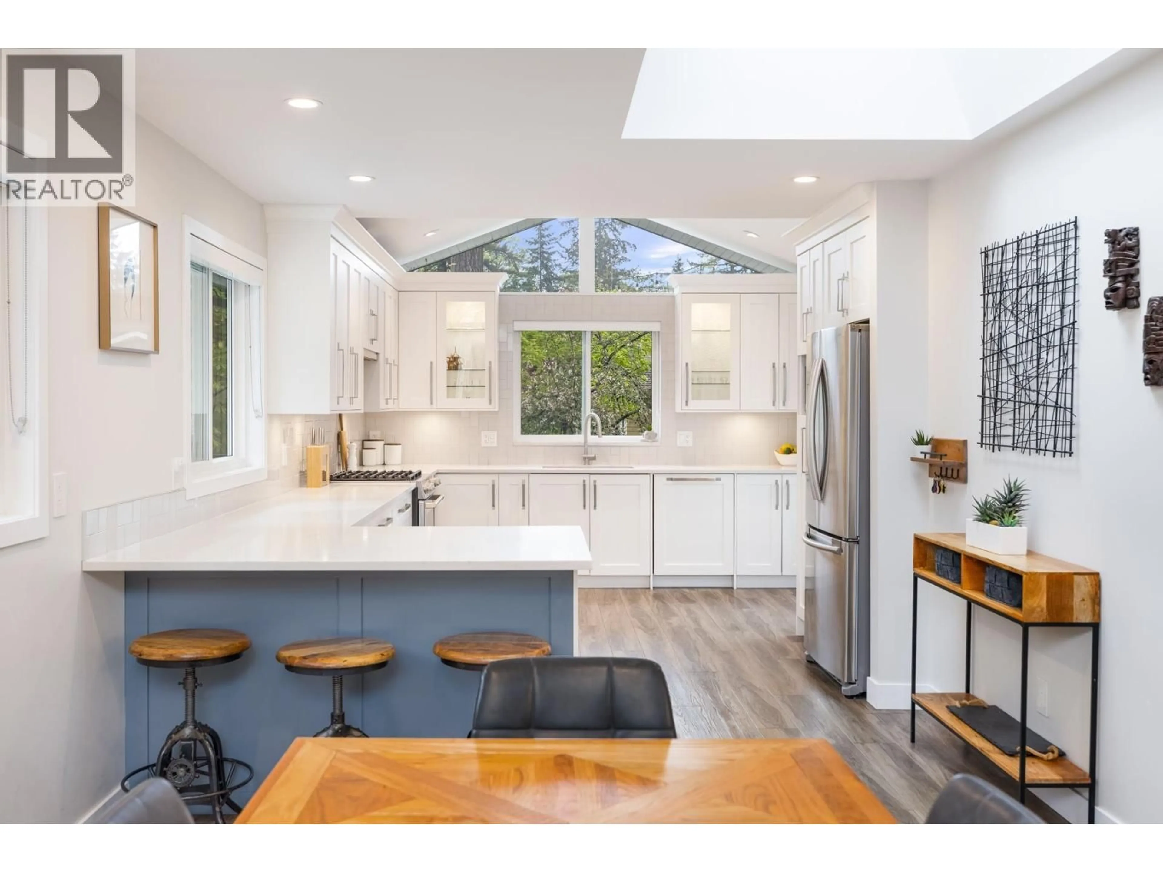 Open concept kitchen, ceramic/tile floor for 2511 BOSWELL AVENUE, North Vancouver British Columbia V7H1L8