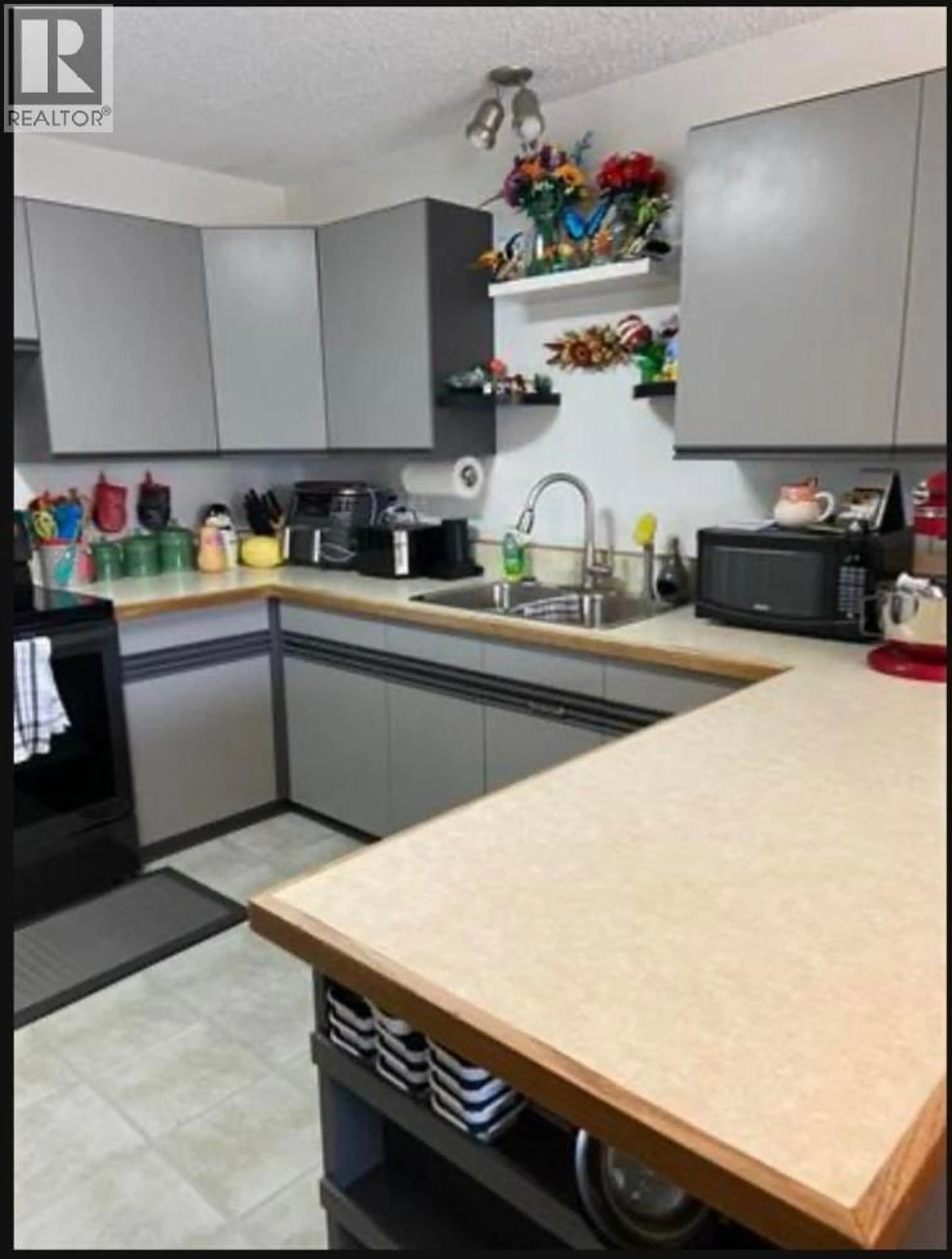 Standard kitchen, unknown for 10856 102 STREET, Fort St. John British Columbia V1J4X7