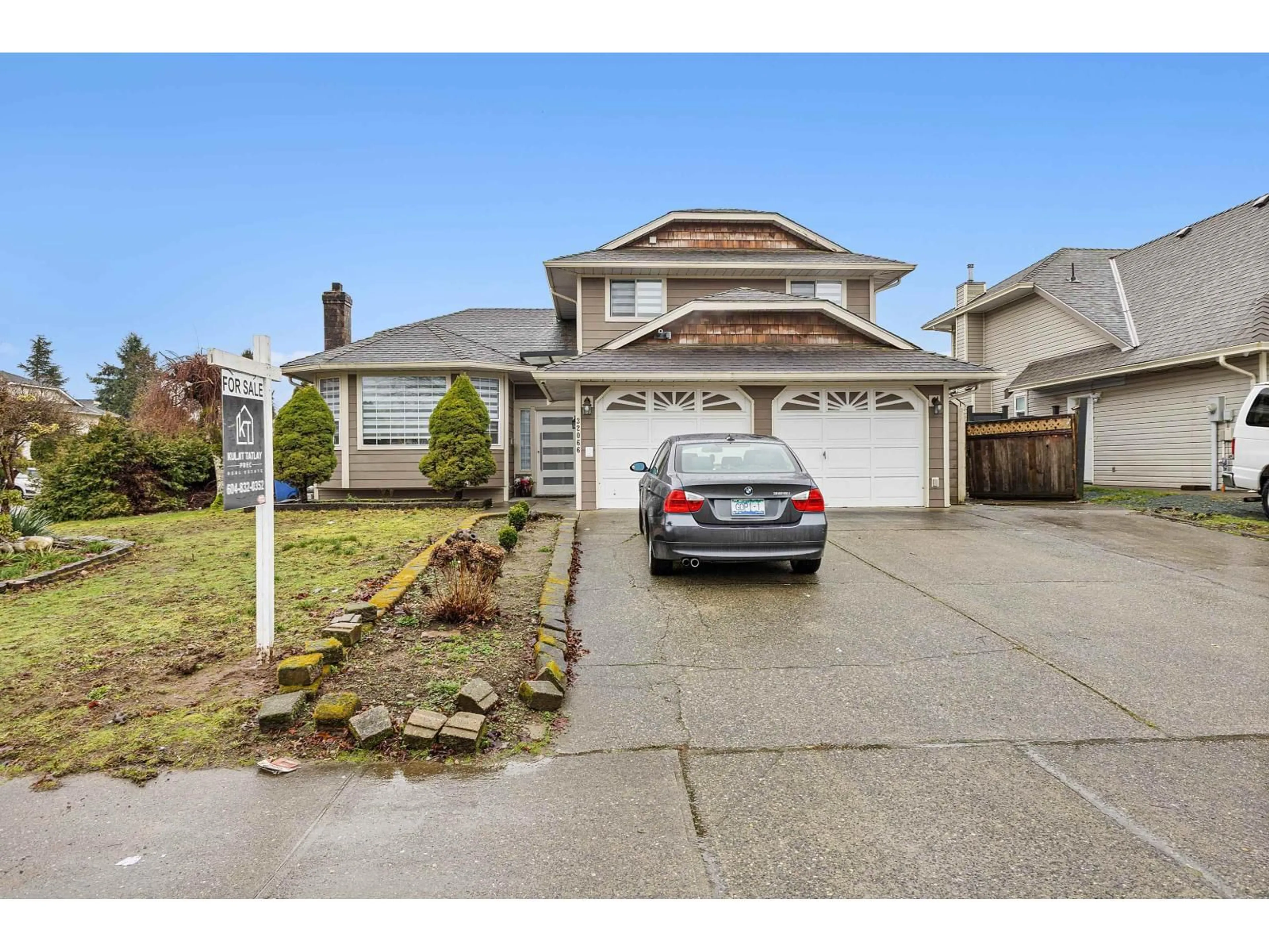 Home with vinyl exterior material, street for 32066 SORRENTO AVENUE, Abbotsford British Columbia V2T5B7