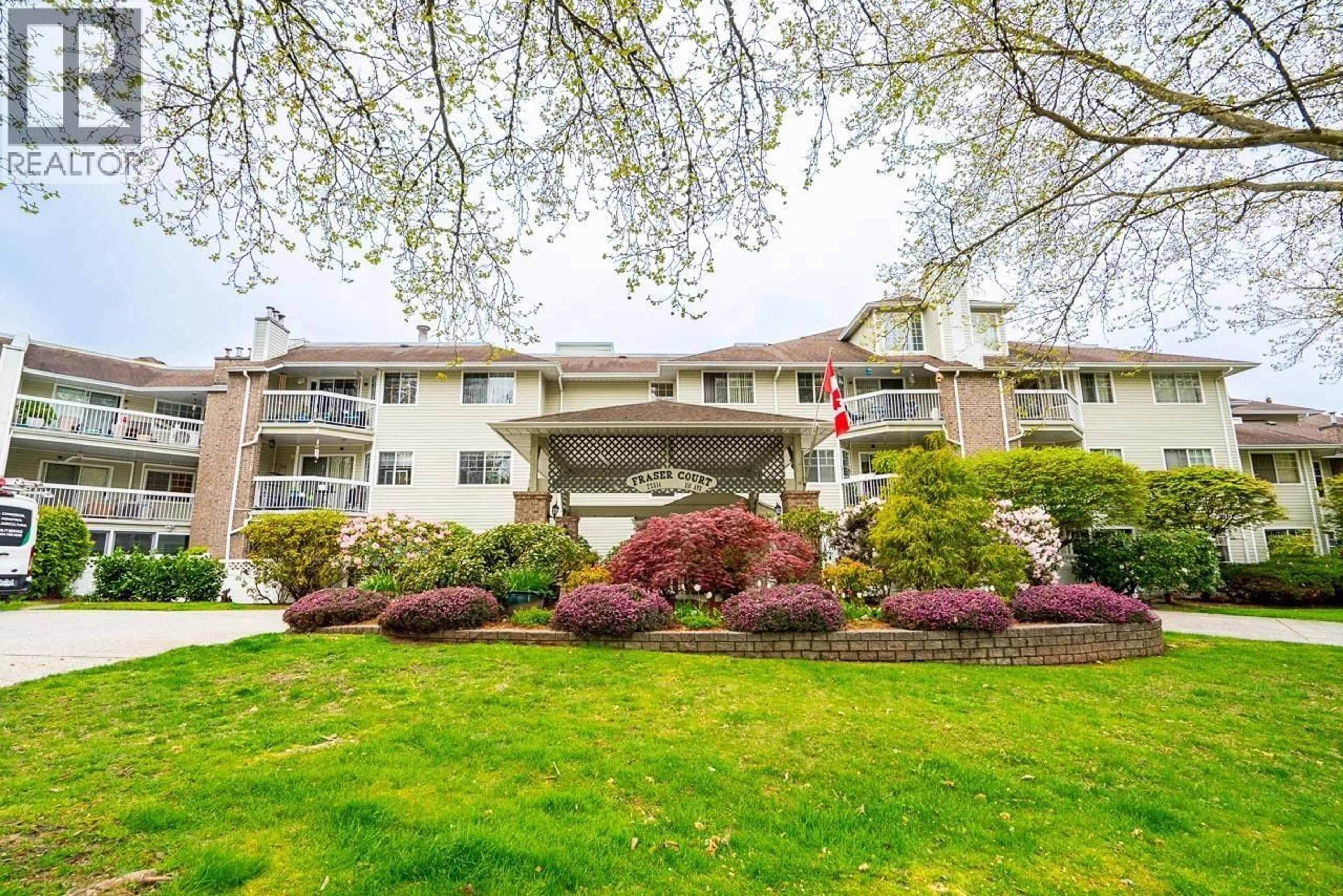 Patio, water/lake/river/ocean view for 318 - 22514 116 AVENUE, Maple Ridge British Columbia V2X0N8
