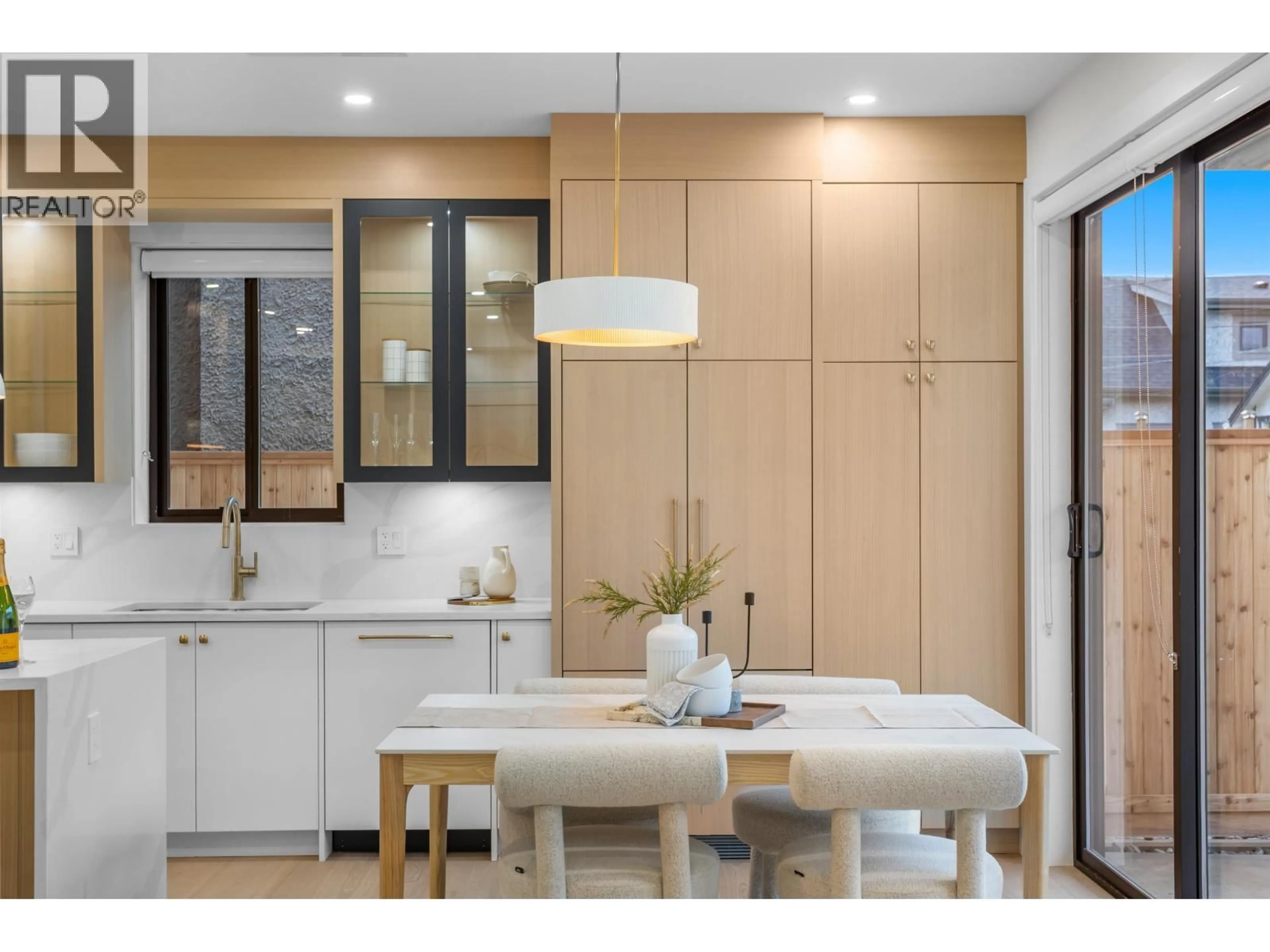 Contemporary kitchen, unknown for 2 - 165 45TH AVENUE, Vancouver British Columbia V5W1W8