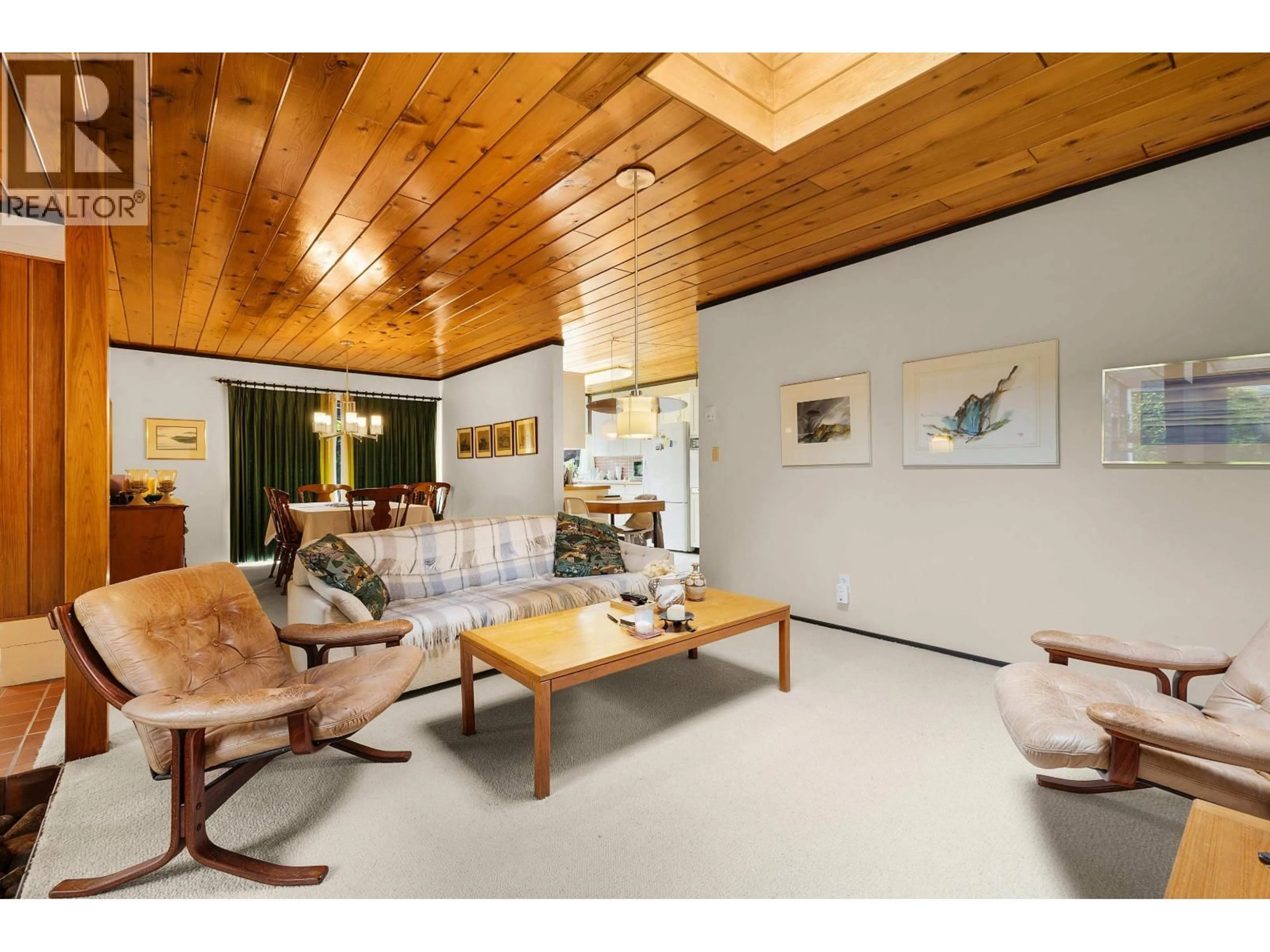 Living room with furniture, wood/laminate floor for 1042 KUMA CRESCENT, Delta British Columbia V4M2K9