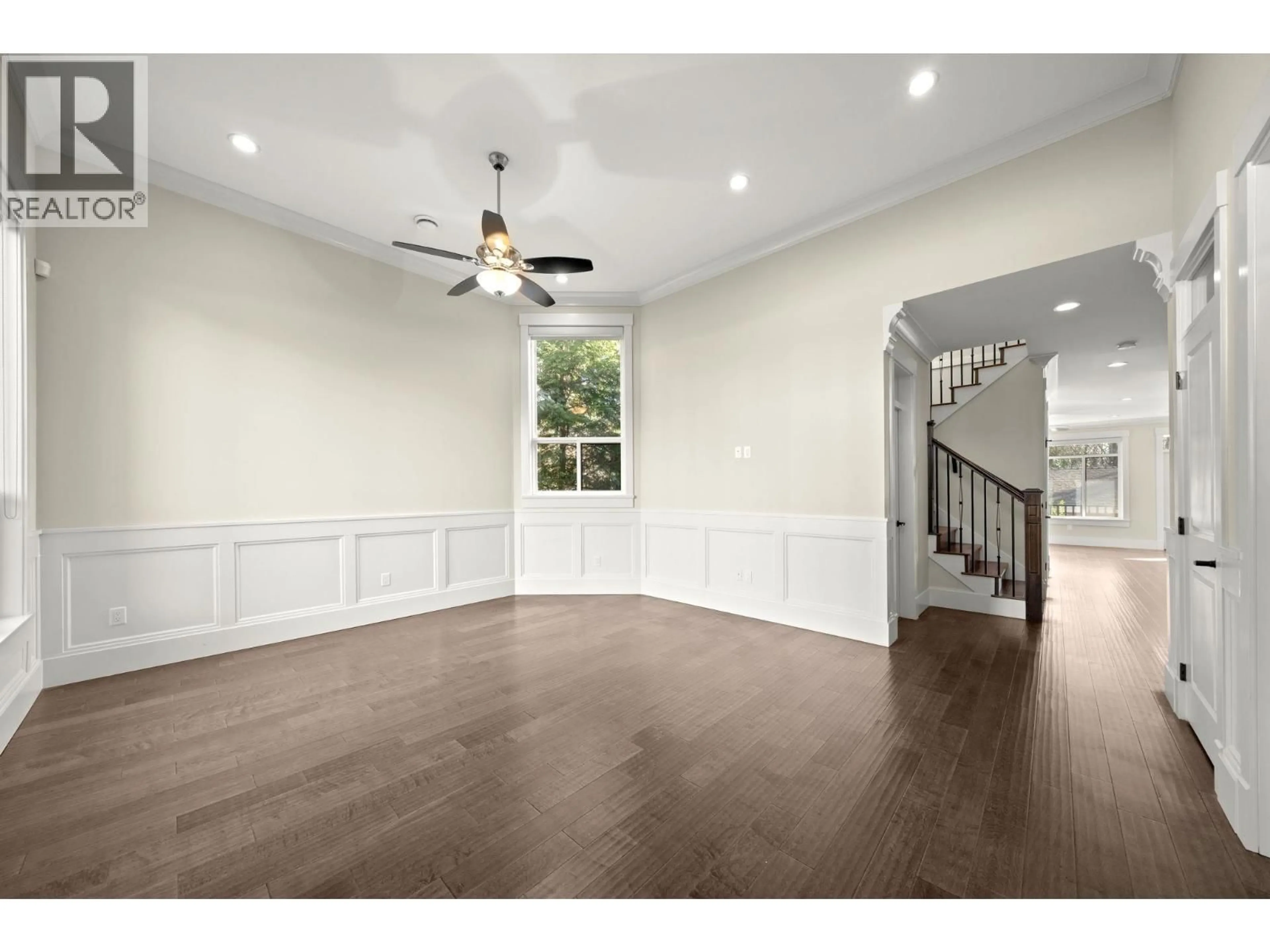 A pic of a room for 7028 BROADWAY, Burnaby British Columbia V5A1R8