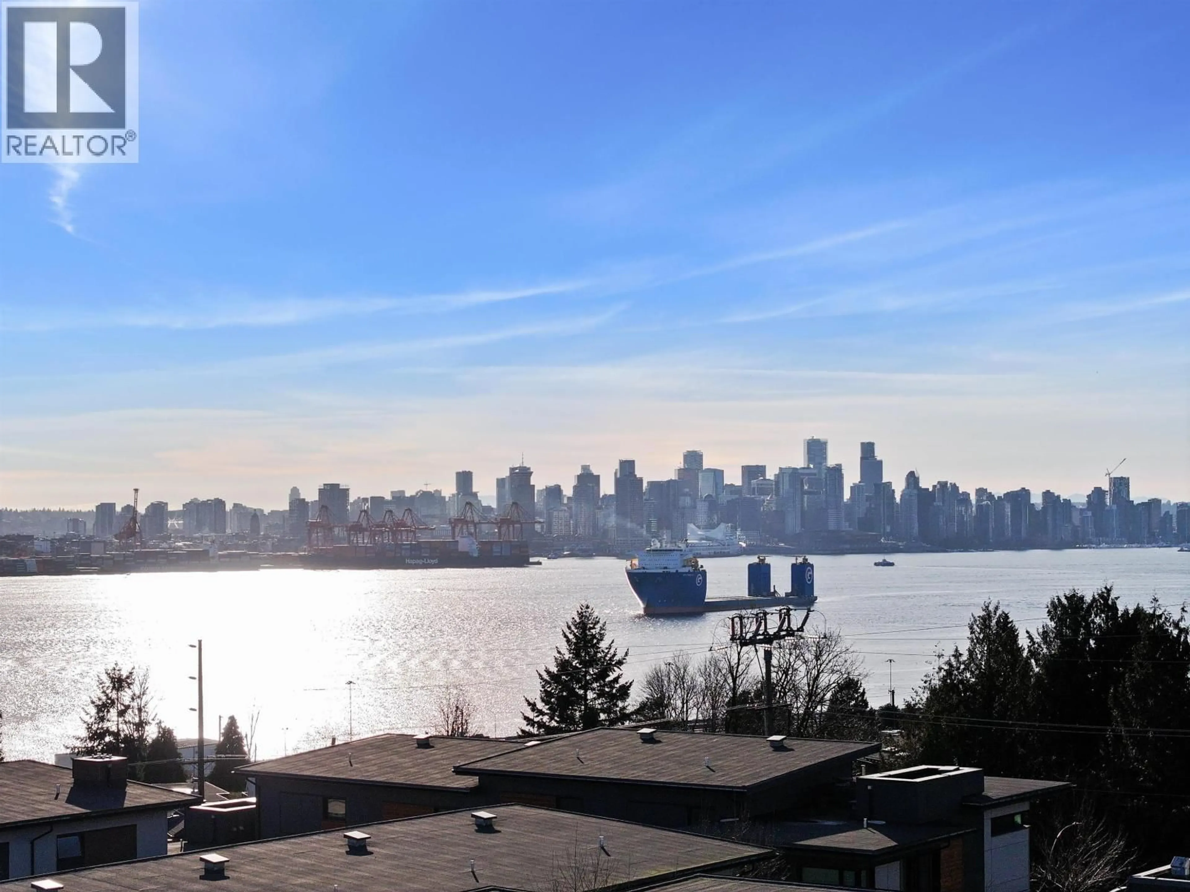 Unknown for 7 - 533 3RD STREET, North Vancouver British Columbia V7L1G4