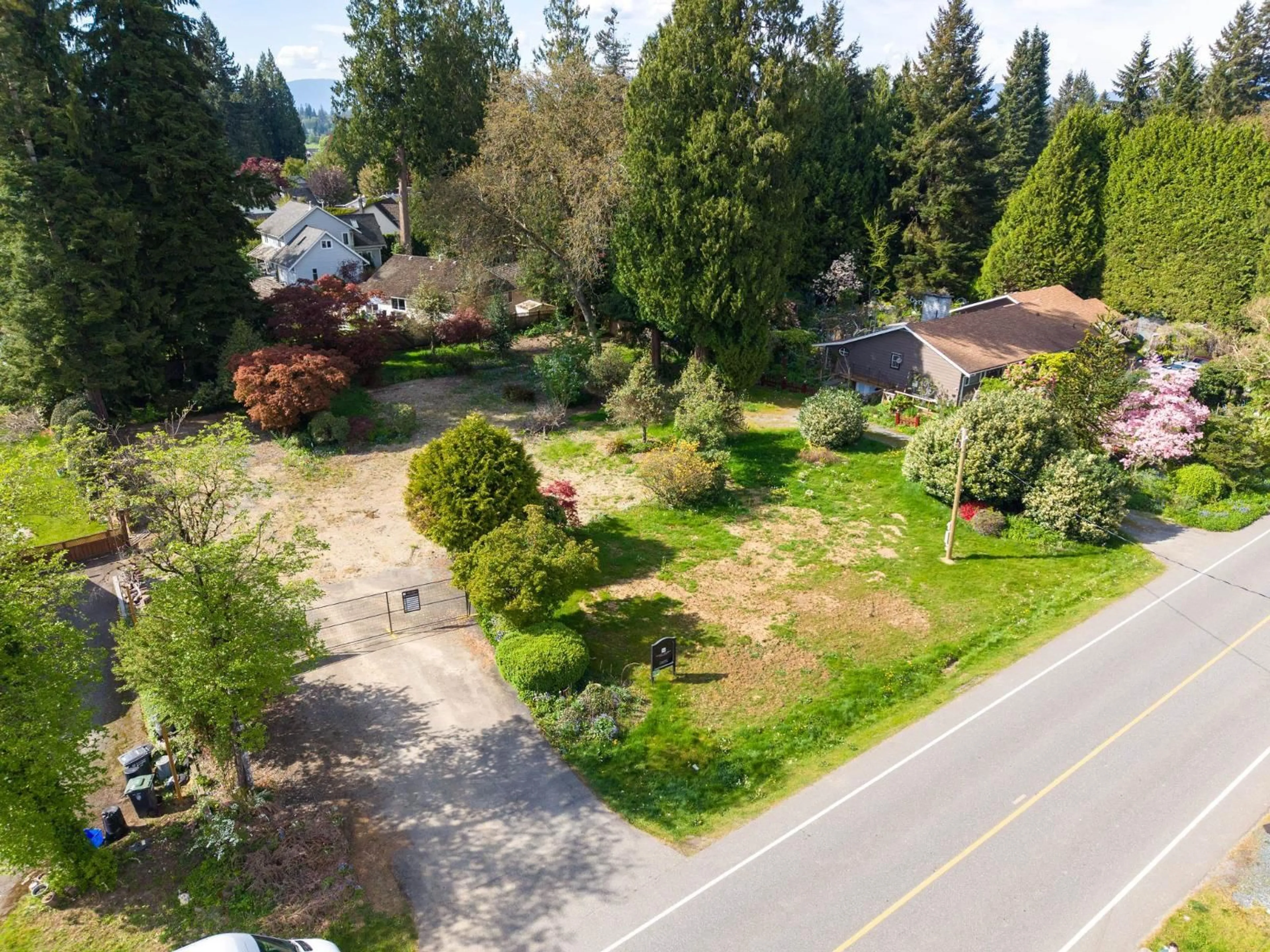 A pic from outside/outdoor area/front of a property/back of a property/a pic from drone, street for 8917 NASH STREET, Langley British Columbia V1M2R4