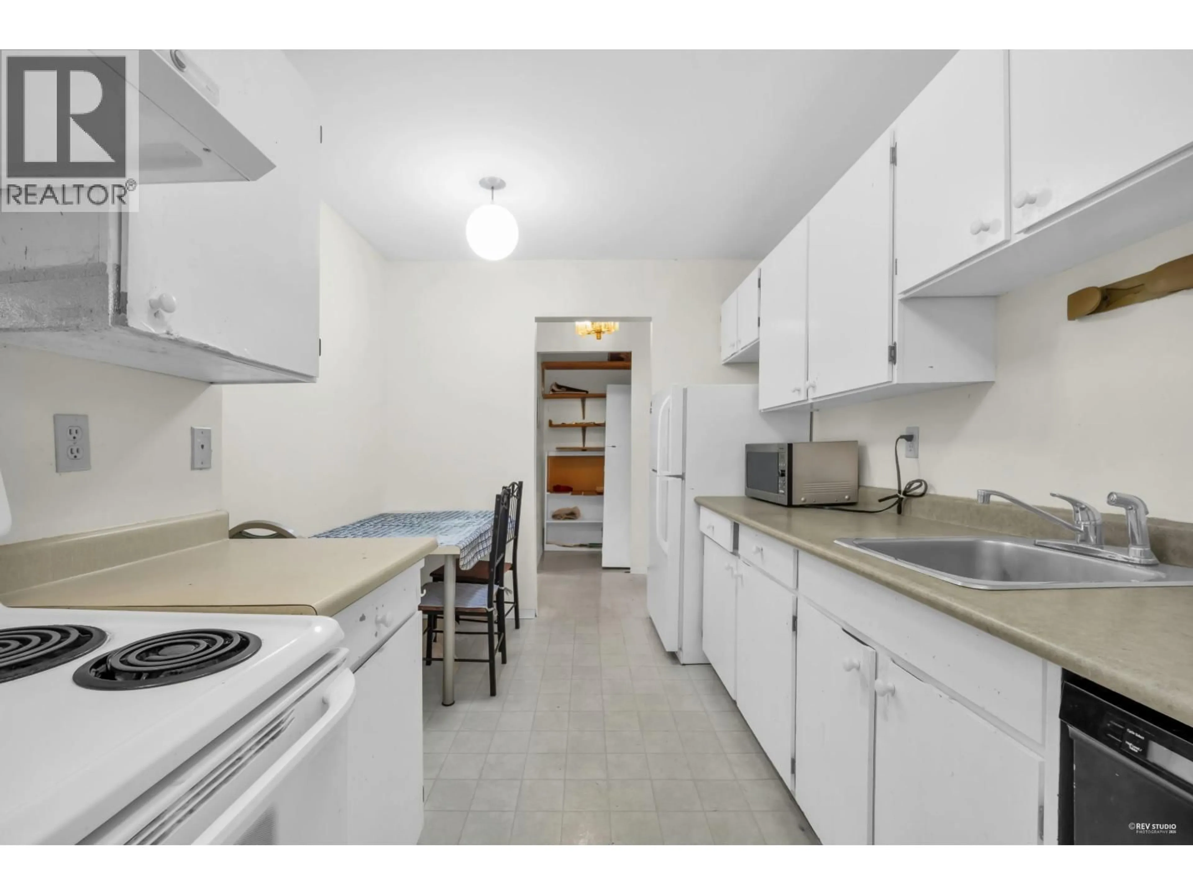 Standard kitchen, unknown for 305 - 8720 LANSDOWNE ROAD, Richmond British Columbia V6X1B9