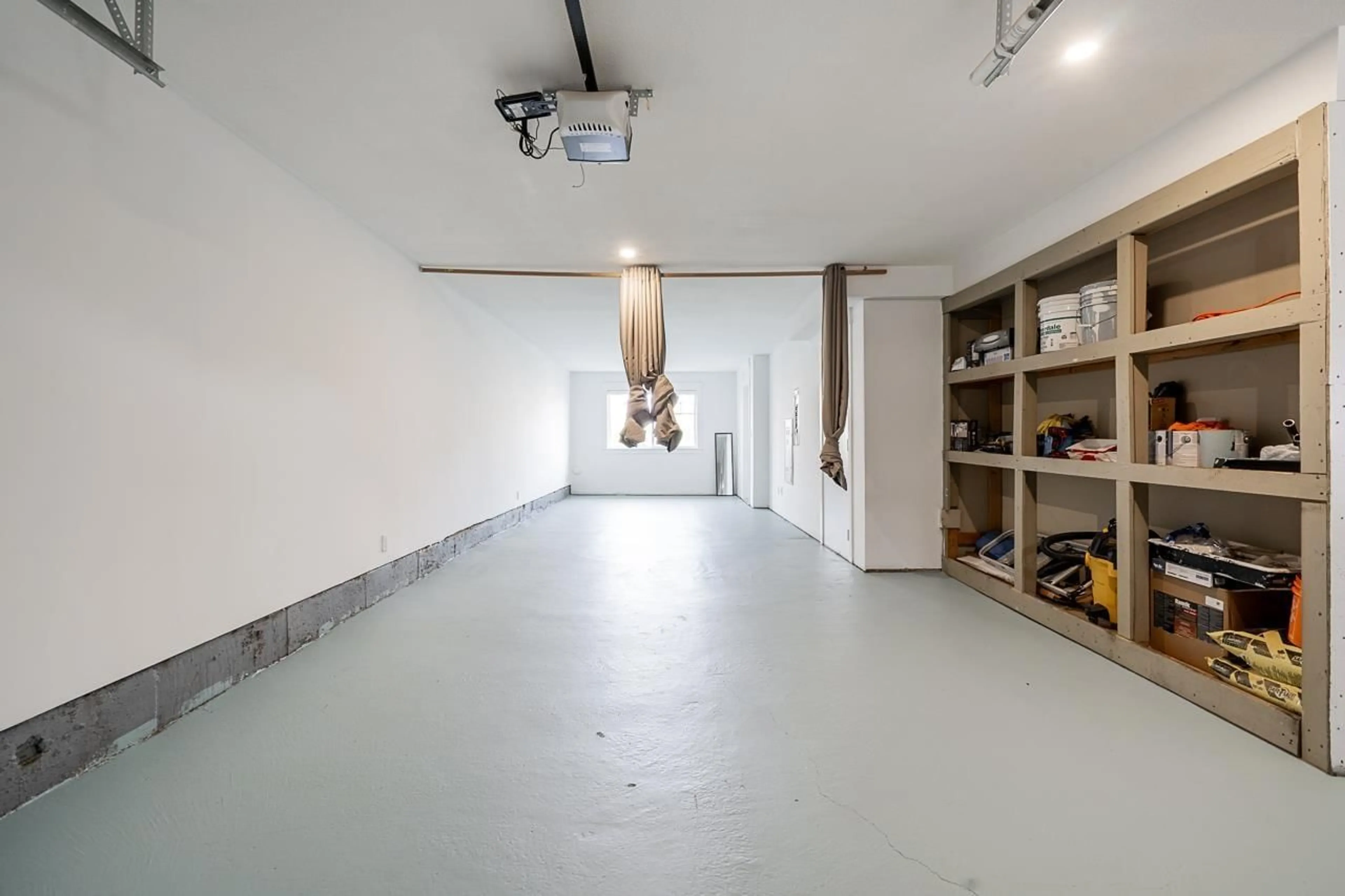 Indoor garage for 6 - 30748 CARDINAL AVENUE, Abbotsford British Columbia V2T5P5