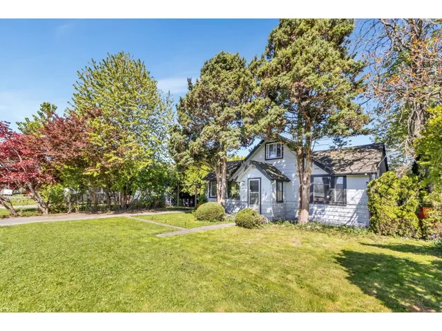 46133 THIRD AVENUE, Chilliwack 3