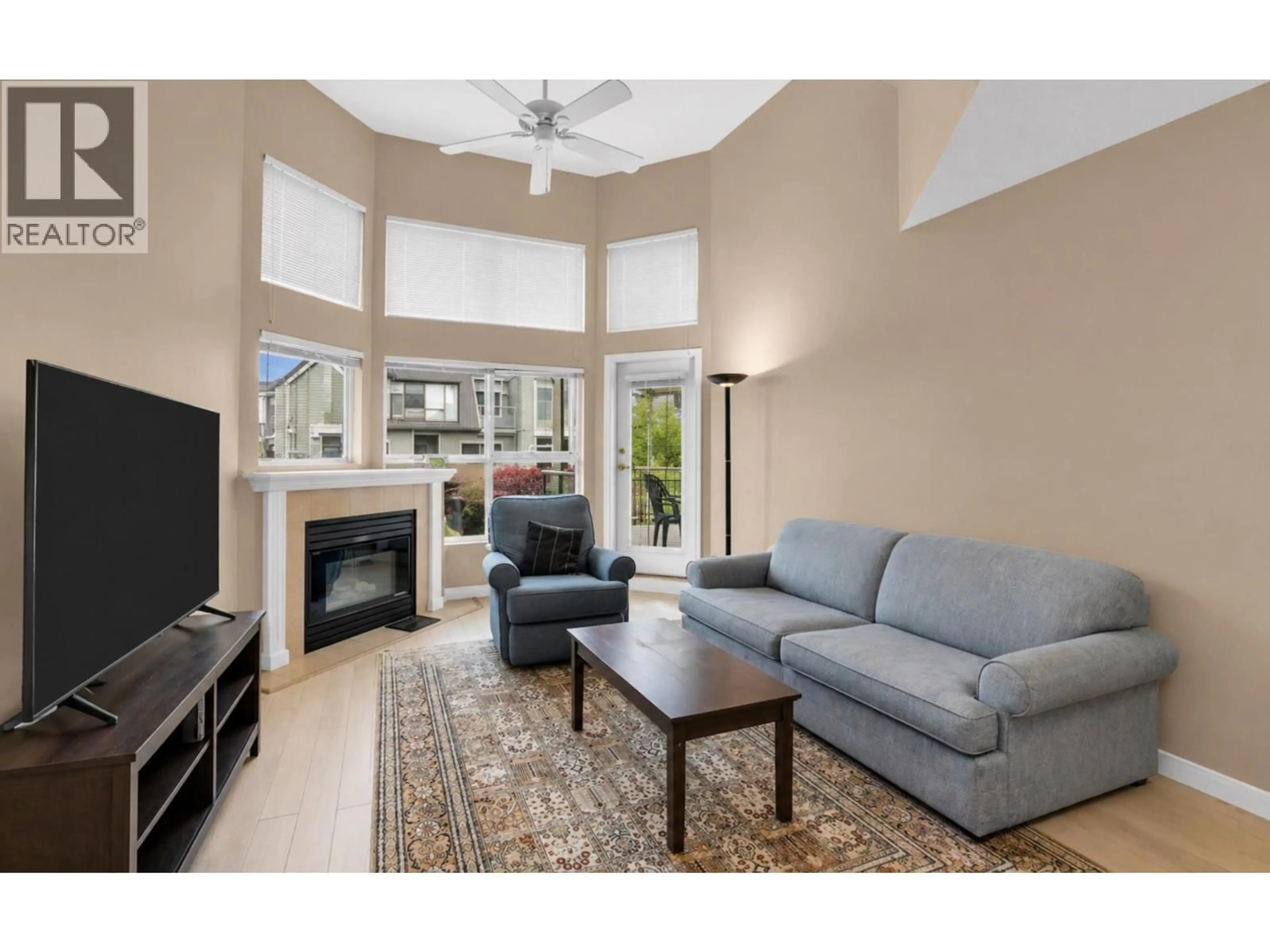 Living room with furniture, unknown for 303 - 70 RICHMOND STREET, New Westminster British Columbia T6W2N4